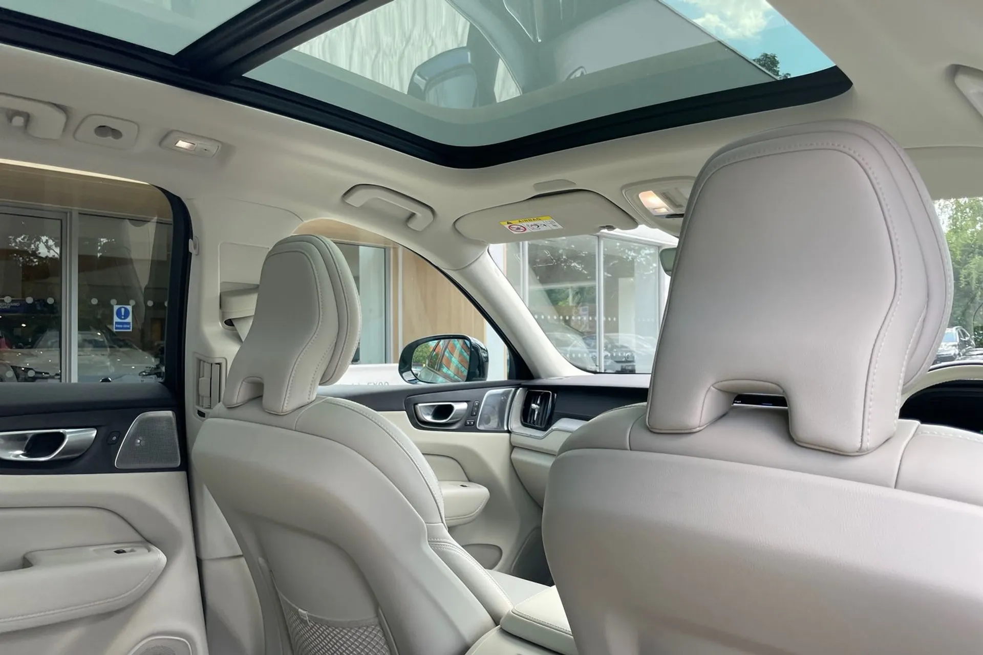 Volvo XC60 thumbnail image number 23