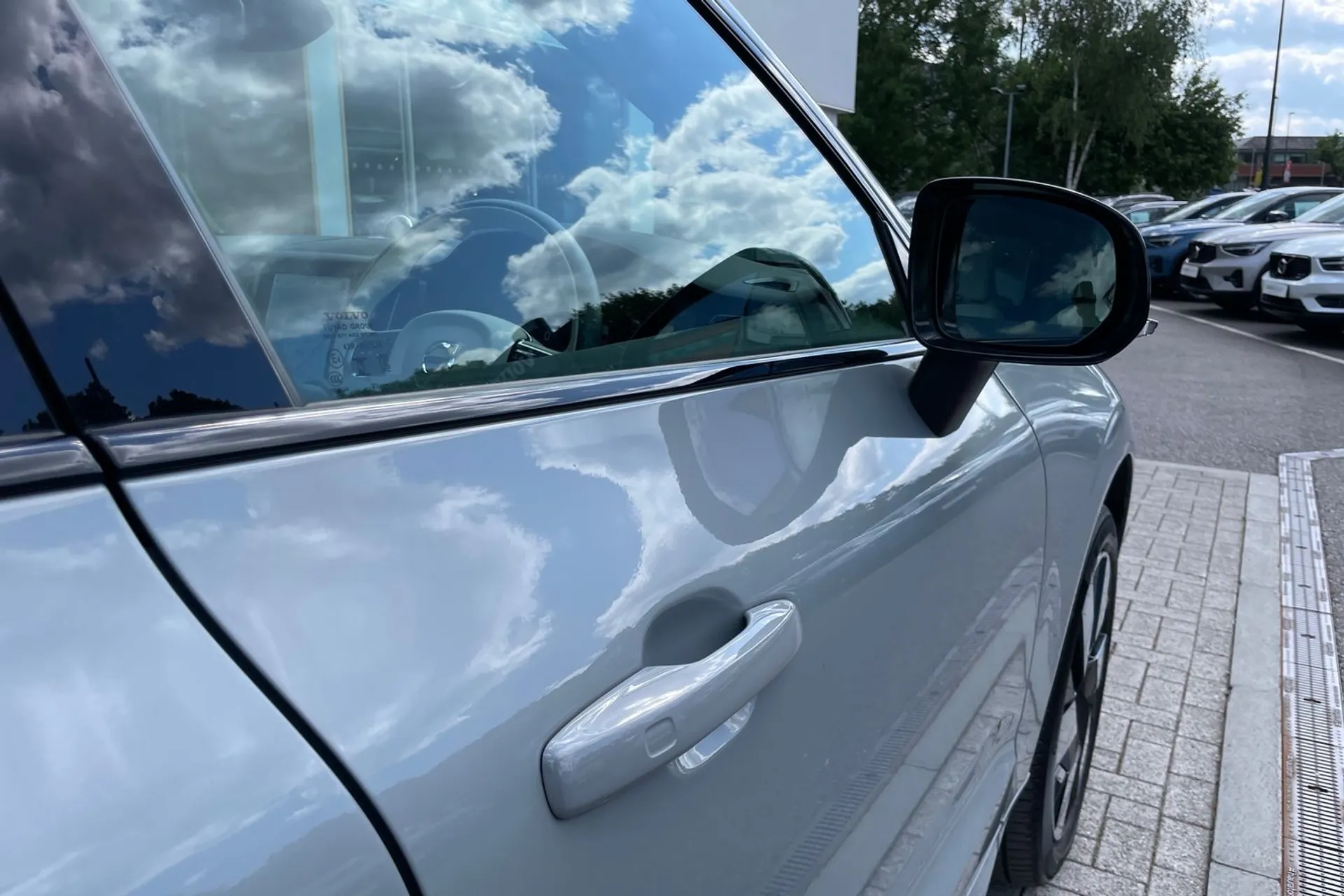 Volvo XC60 thumbnail image number 16