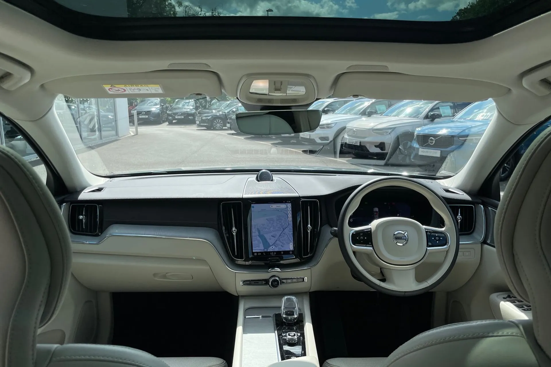 Volvo XC60 thumbnail image number 3