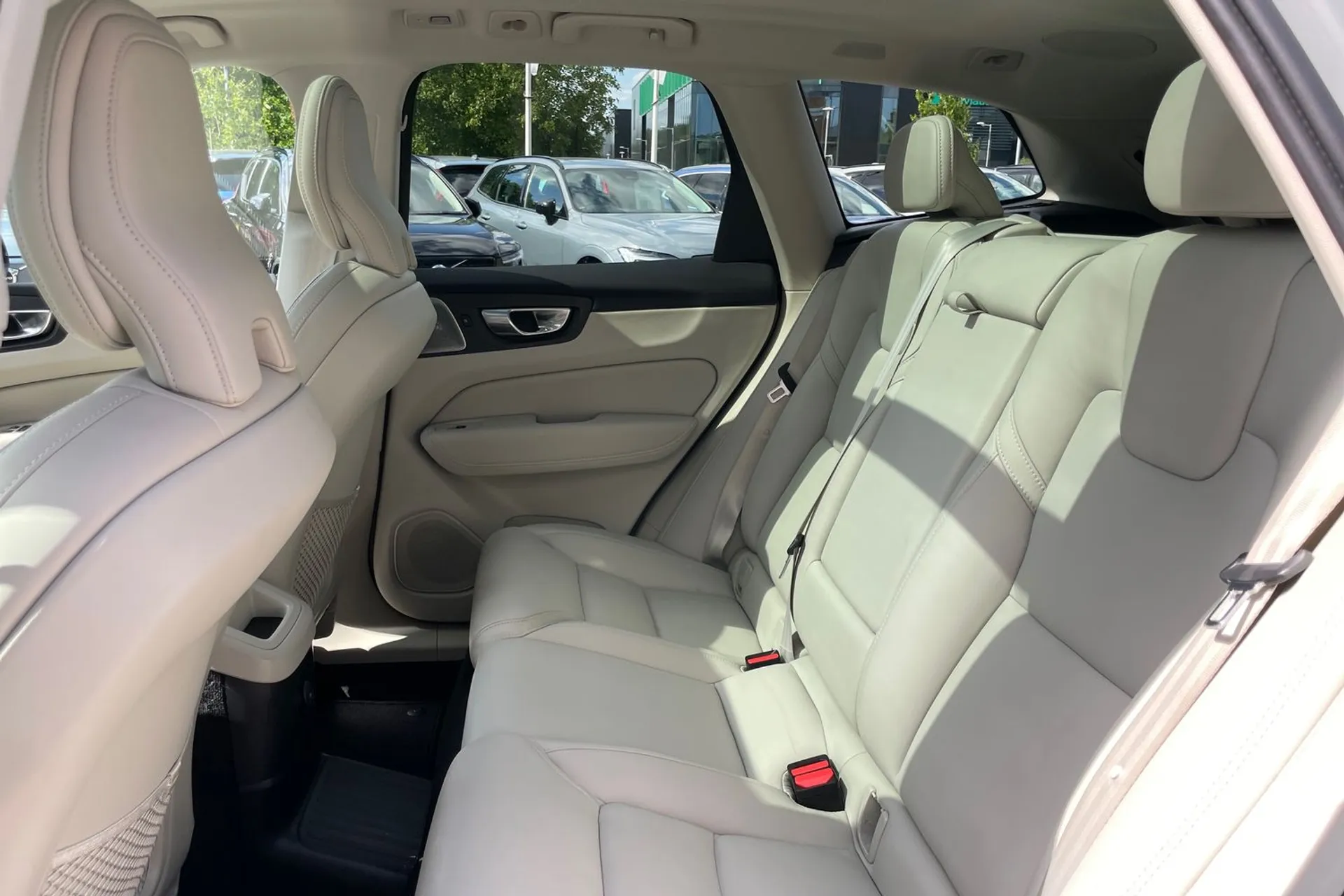 Volvo XC60 thumbnail image number 29