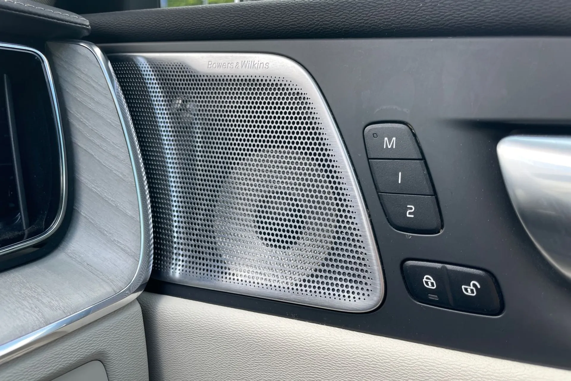 Volvo XC60 thumbnail image number 45