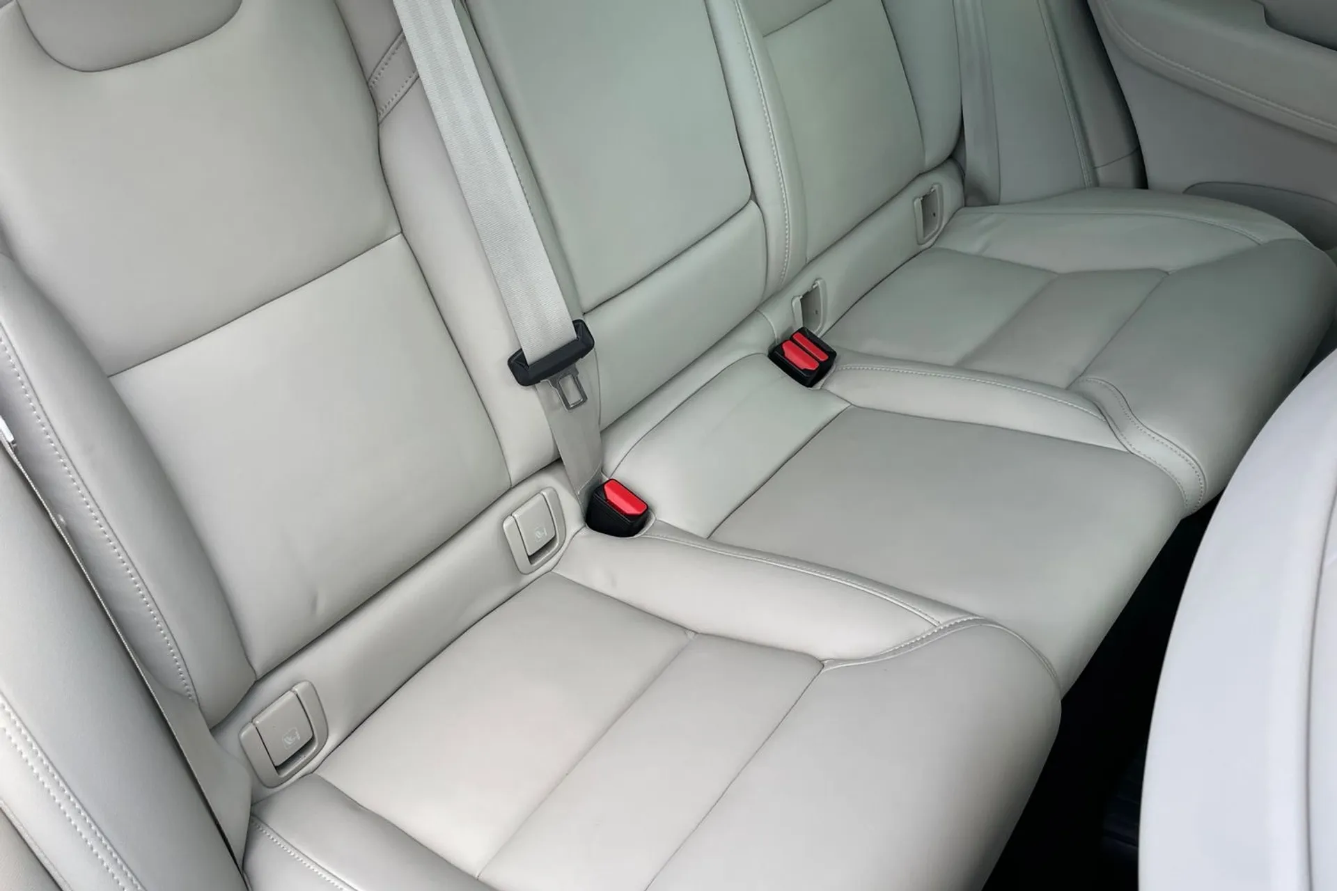 Volvo XC60 thumbnail image number 24