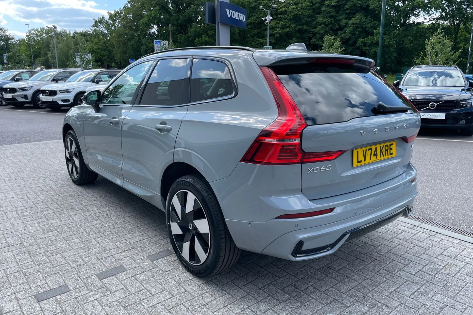 Volvo XC60 thumbnail image number 9