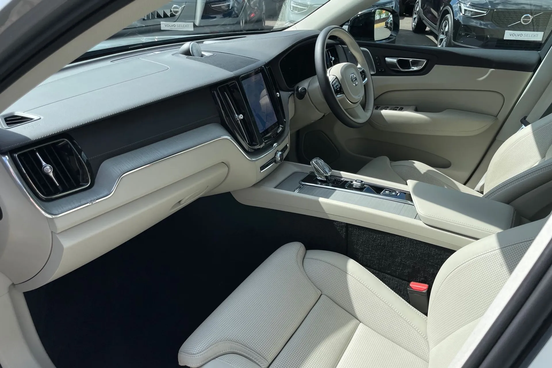 Volvo XC60 thumbnail image number 26