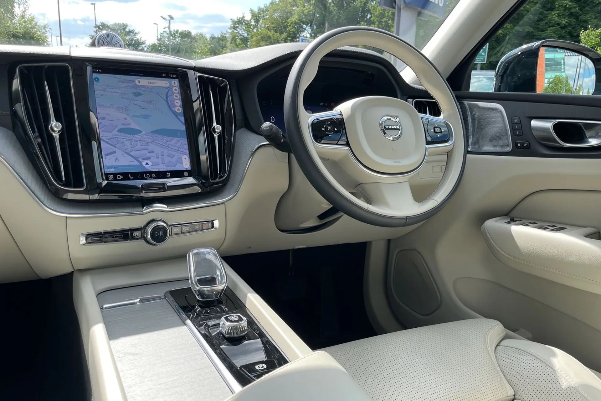 Volvo XC60 thumbnail image number 34