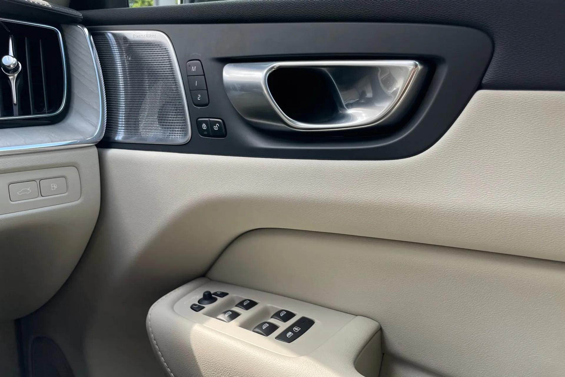Volvo XC60 thumbnail image number 42