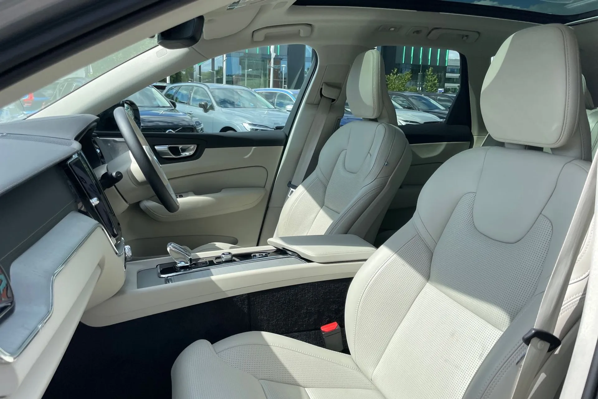 Volvo XC60 thumbnail image number 27