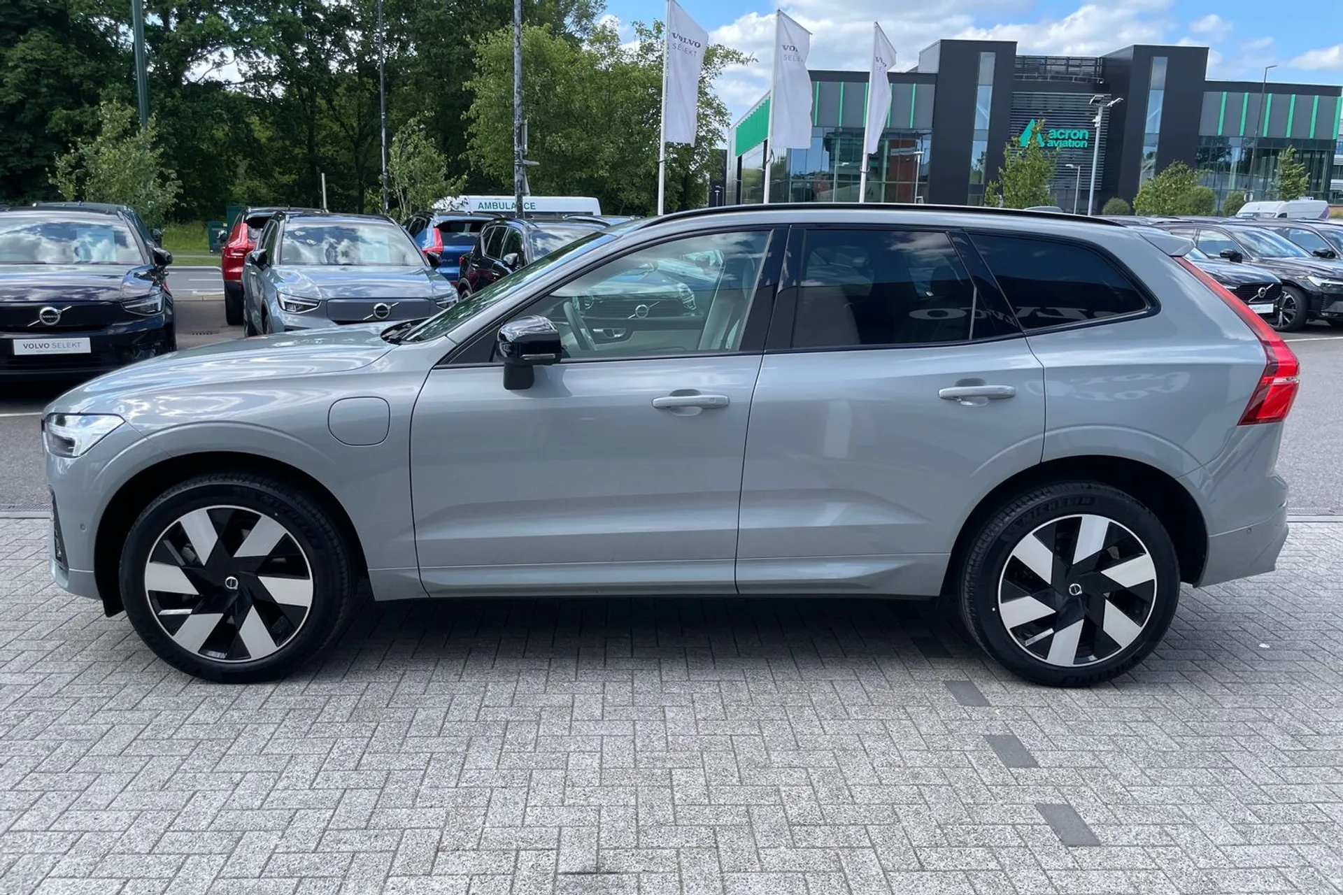 Volvo XC60 thumbnail image number 10