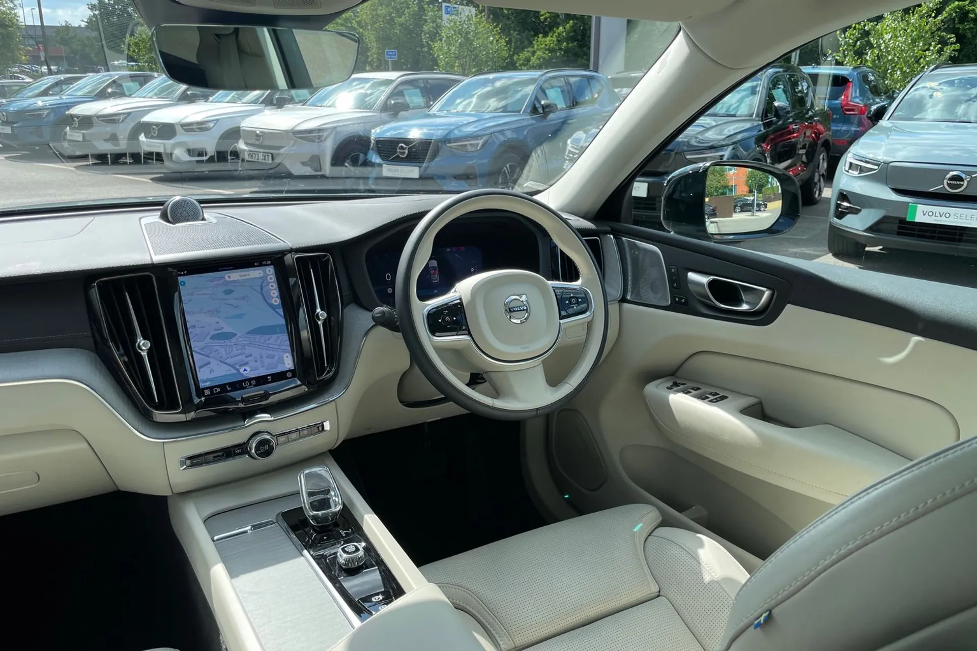 Volvo XC60 thumbnail image number 32