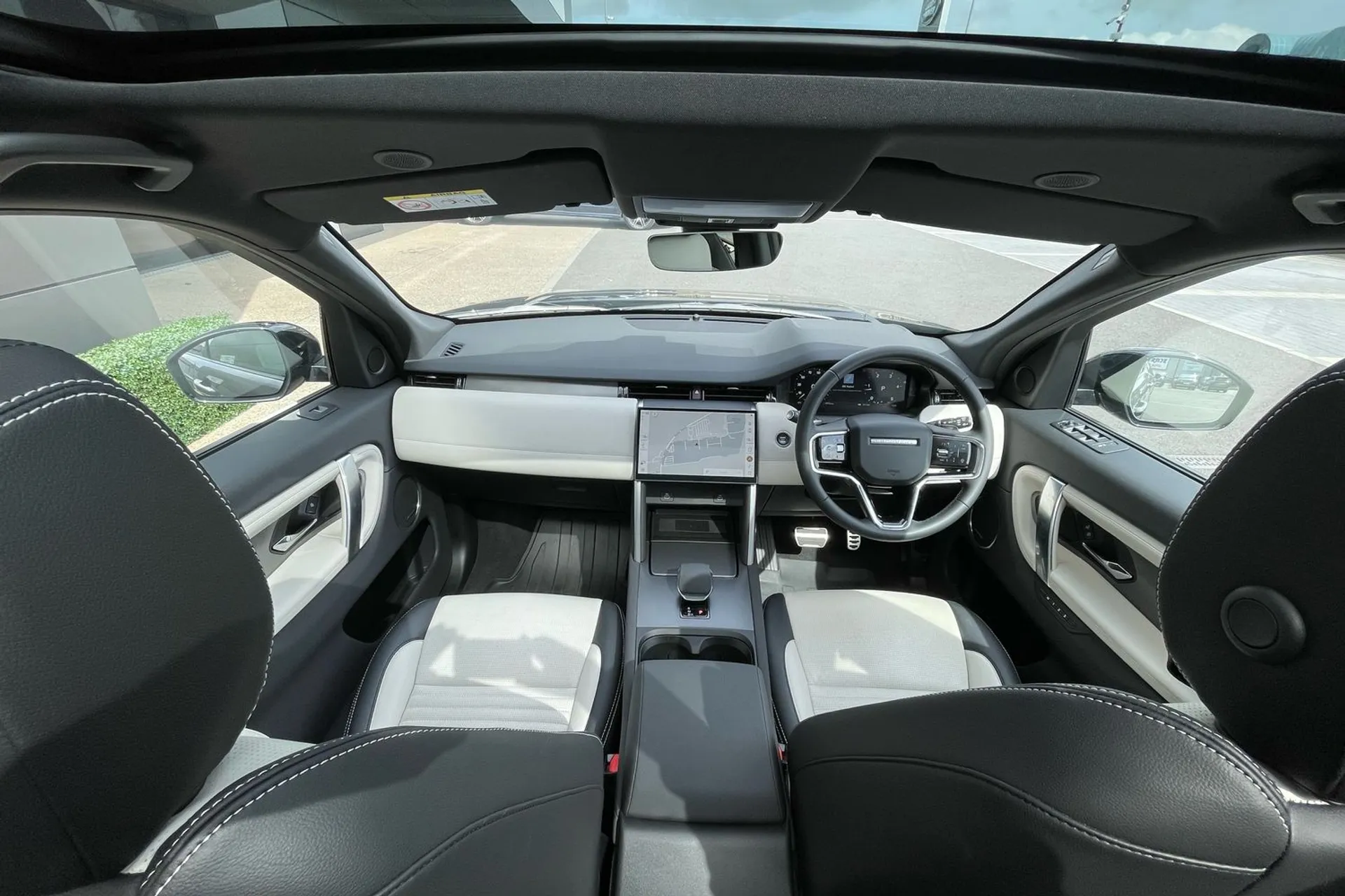 LAND ROVER DISCOVERY SPORT thumbnail image number 4