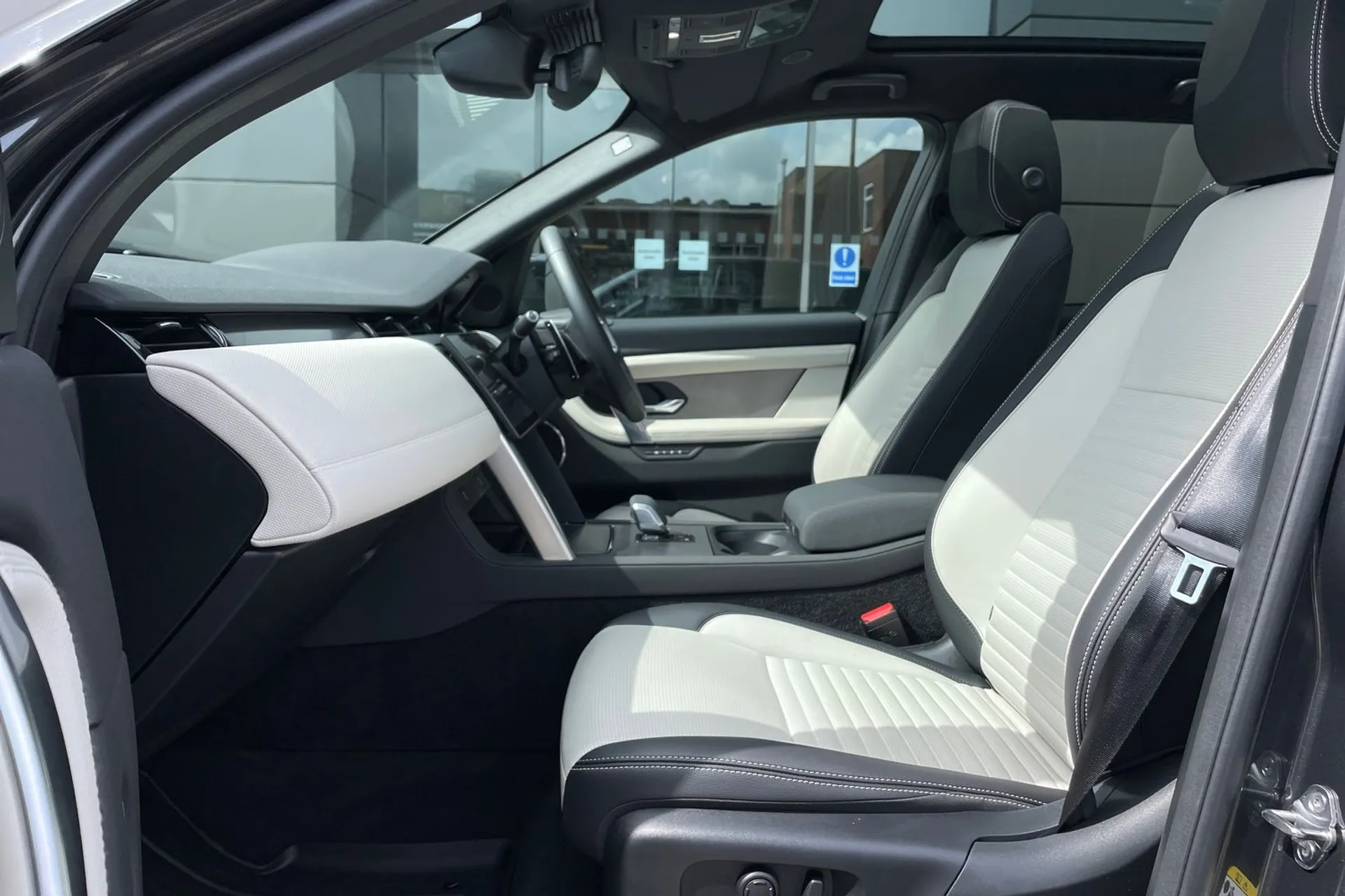 LAND ROVER DISCOVERY SPORT thumbnail image number 36