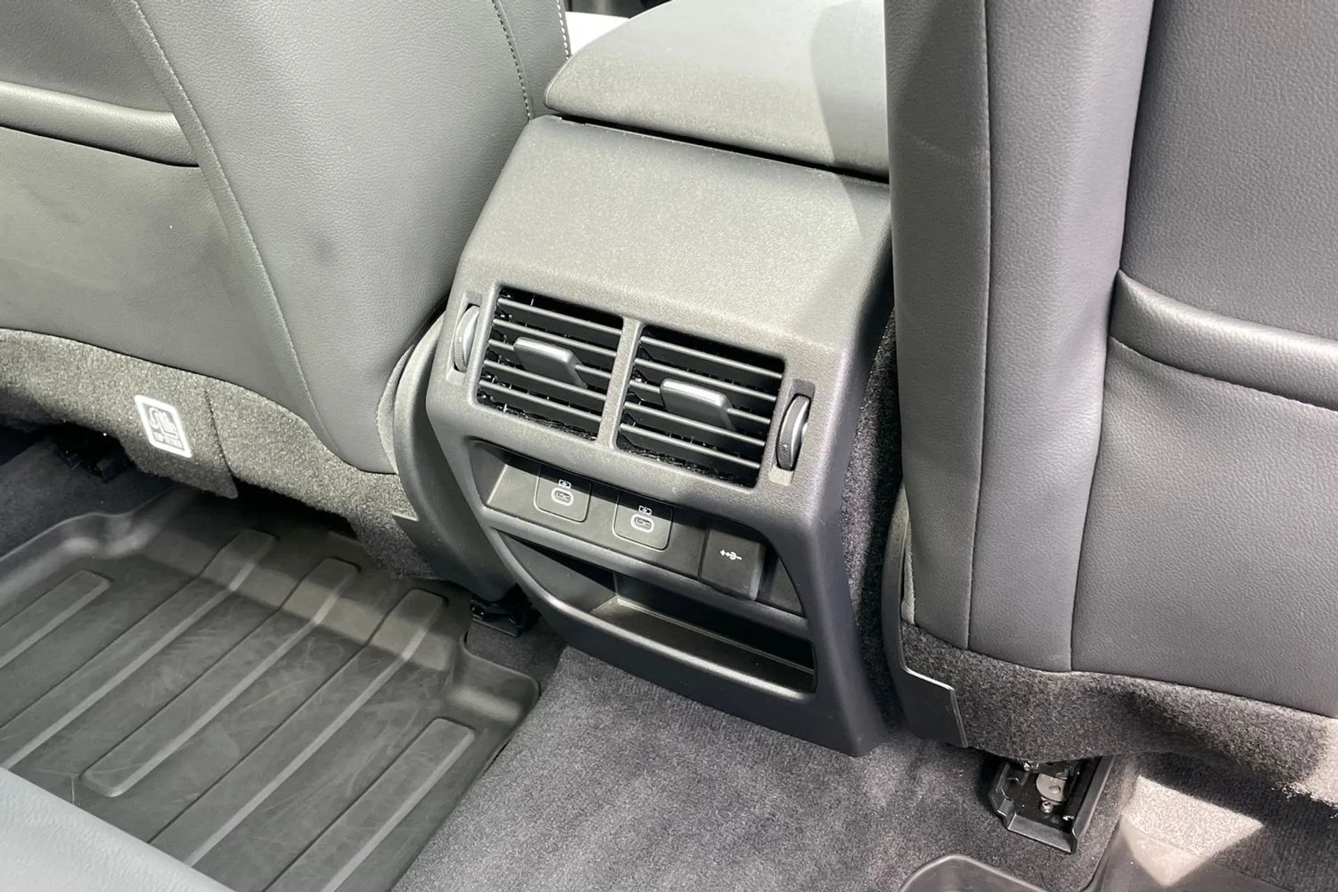 LAND ROVER DISCOVERY SPORT thumbnail image number 56