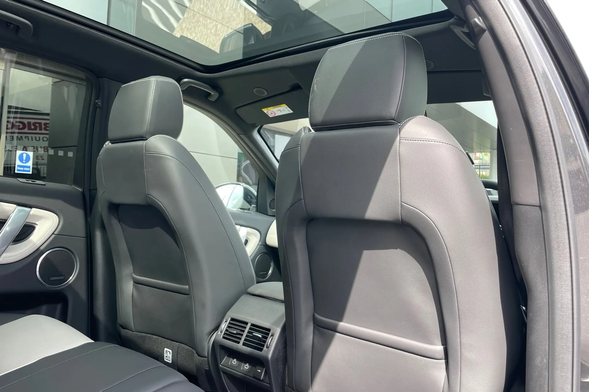 LAND ROVER DISCOVERY SPORT thumbnail image number 33