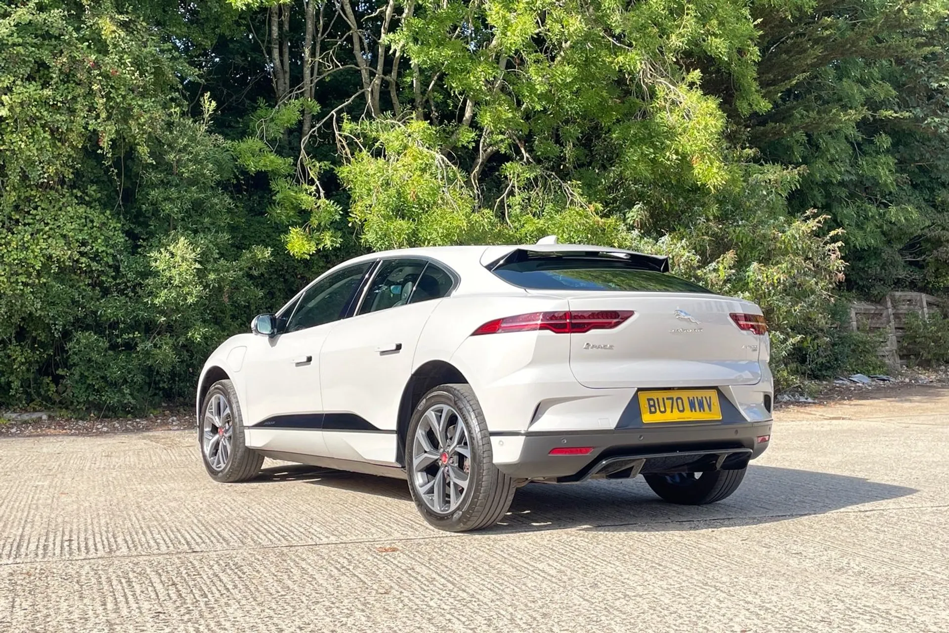 Jaguar I-PACE thumbnail image number 8