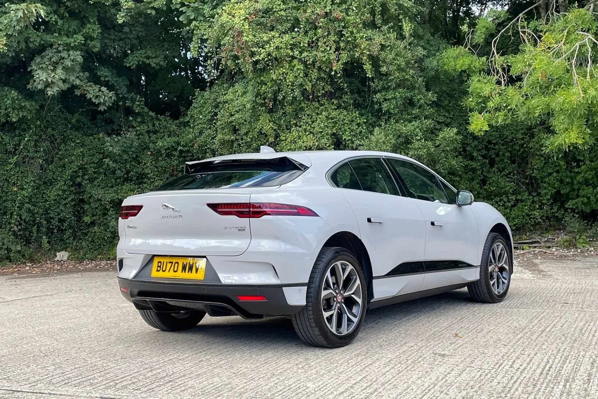 Jaguar I-PACE thumbnail image number 6