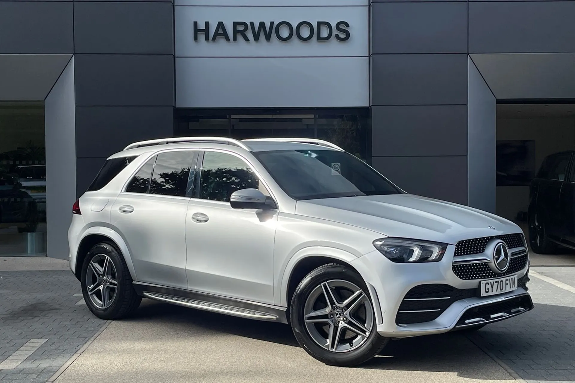 MERCEDES-BENZ GLE focused image