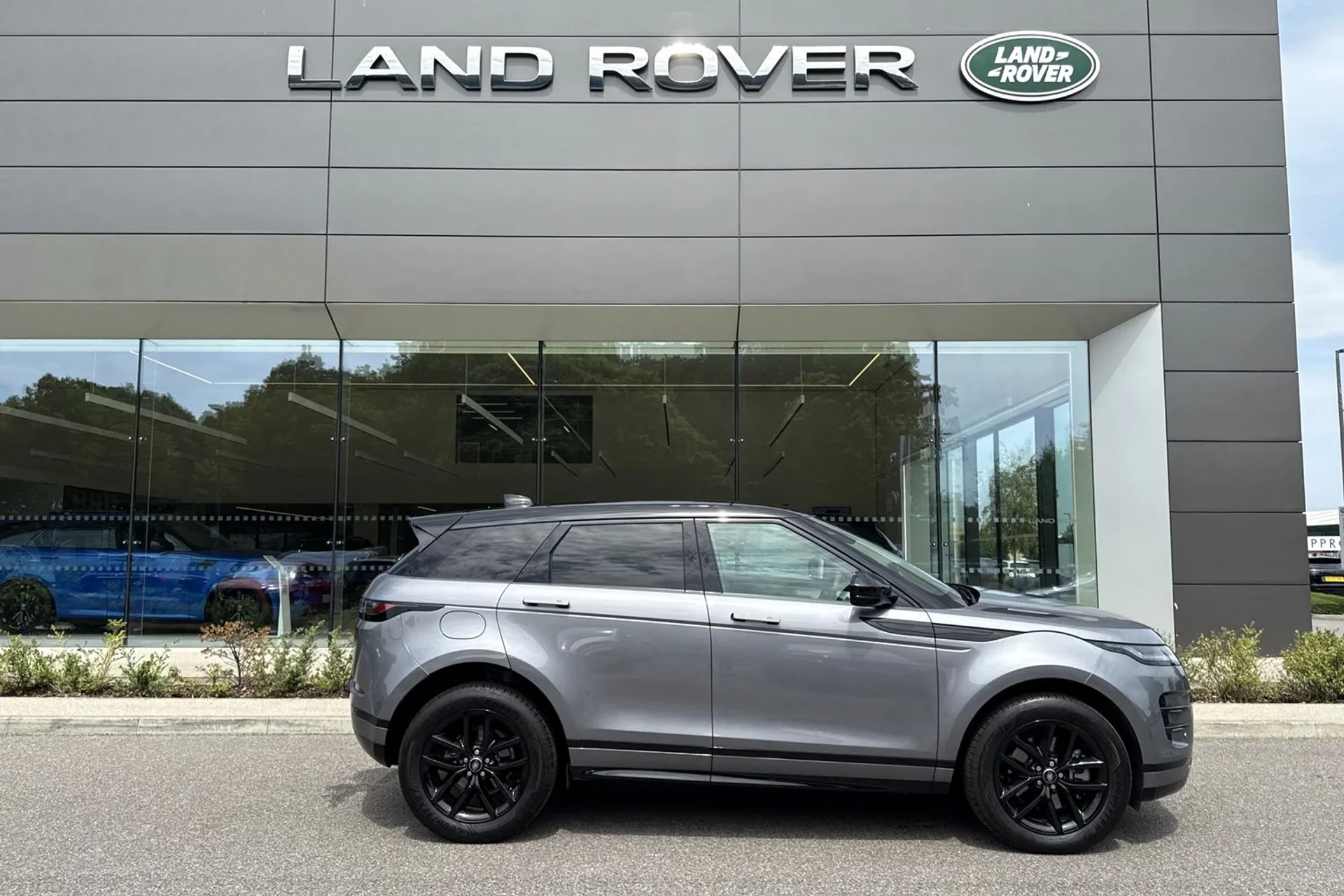 LAND ROVER RANGE ROVER EVOQUE thumbnail image number 2