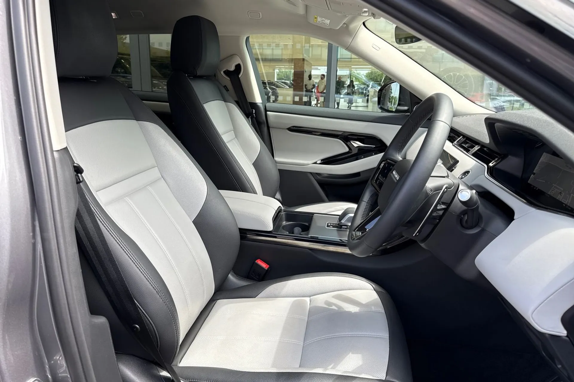 LAND ROVER RANGE ROVER EVOQUE thumbnail image number 38
