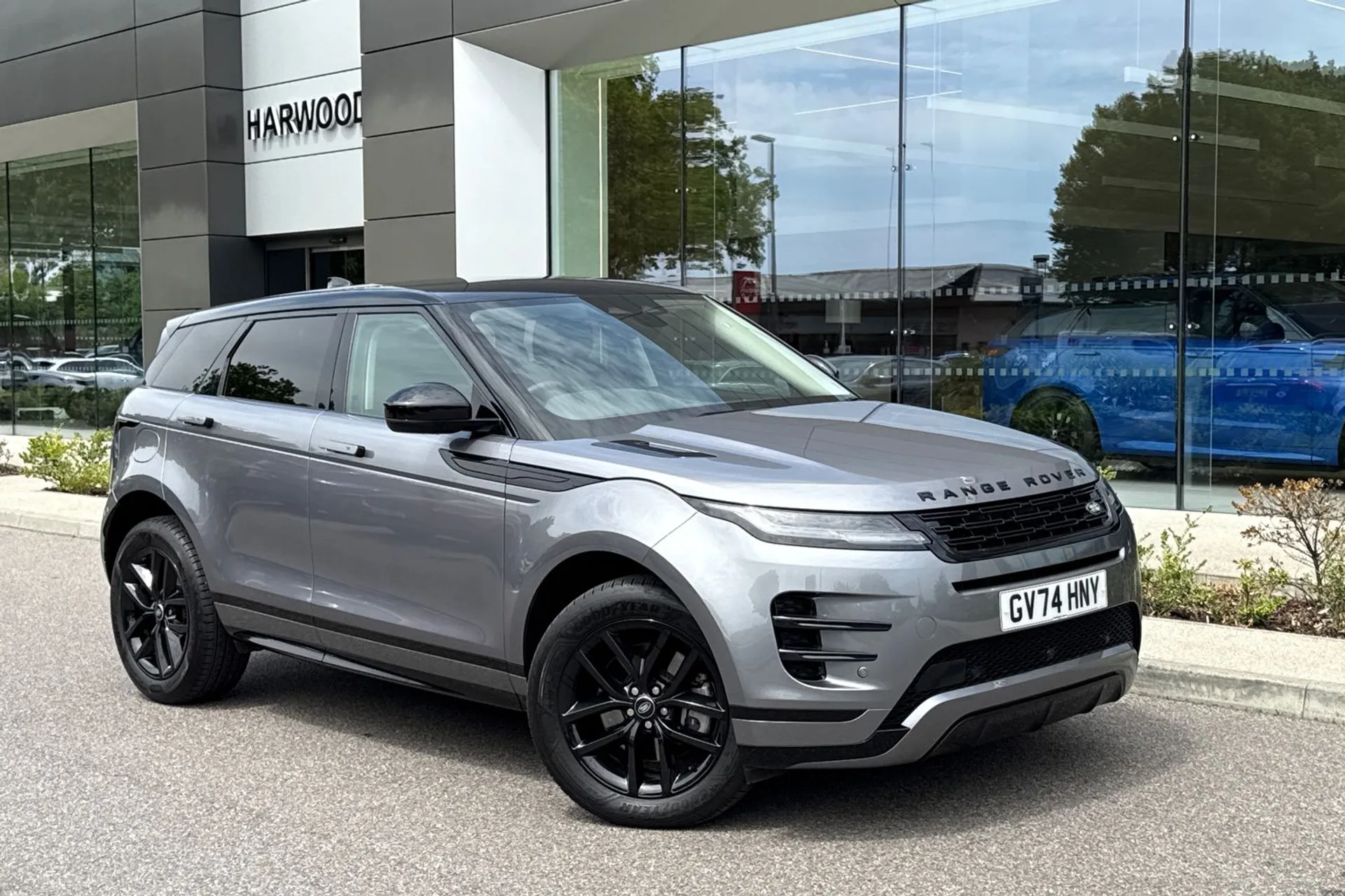 LAND ROVER RANGE ROVER EVOQUE focused image