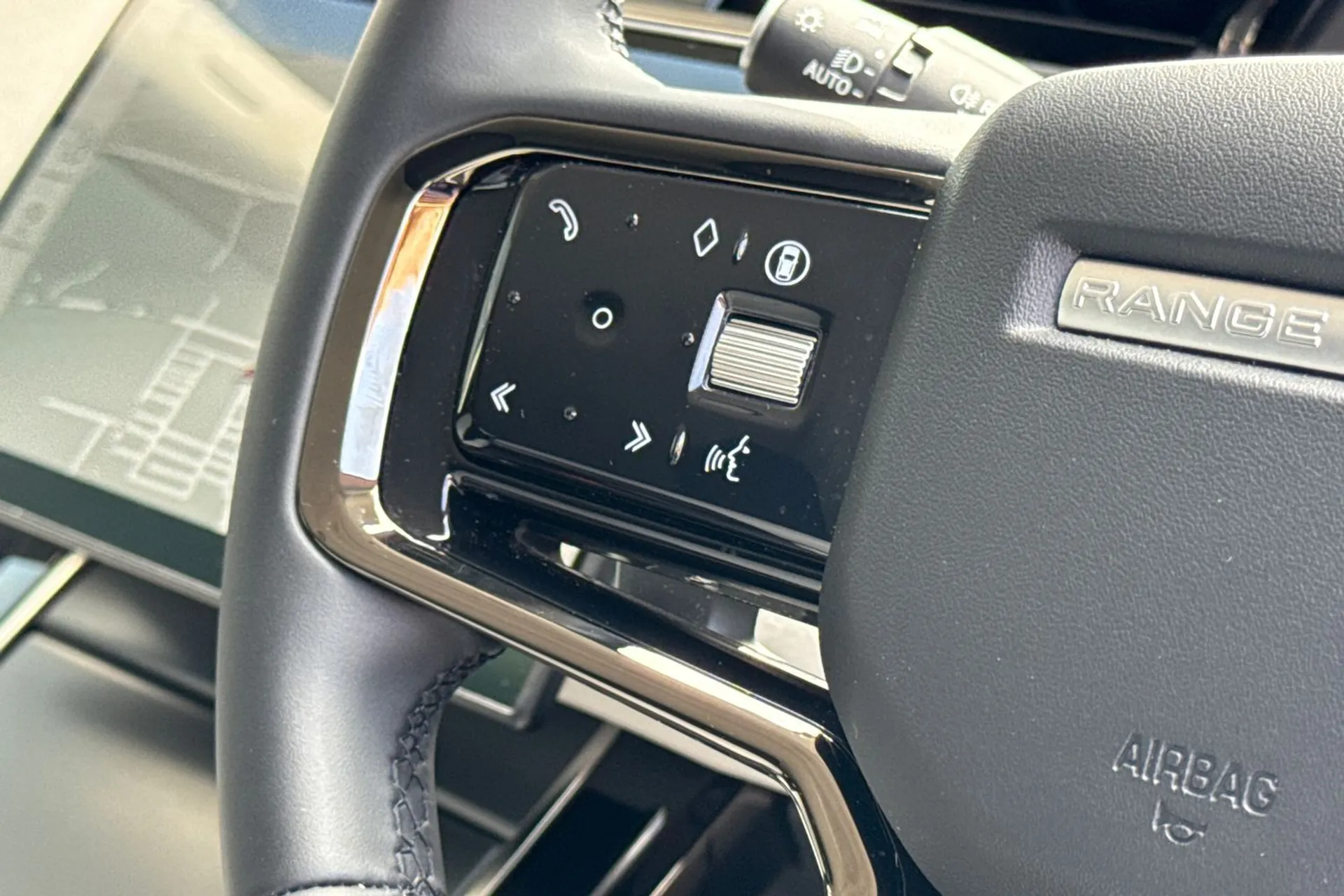LAND ROVER RANGE ROVER EVOQUE thumbnail image number 45