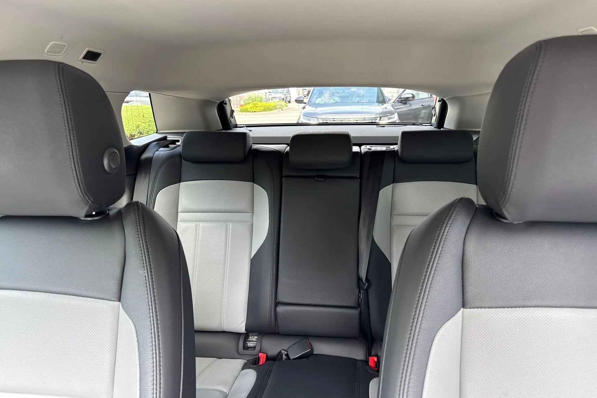 LAND ROVER RANGE ROVER EVOQUE thumbnail image number 37