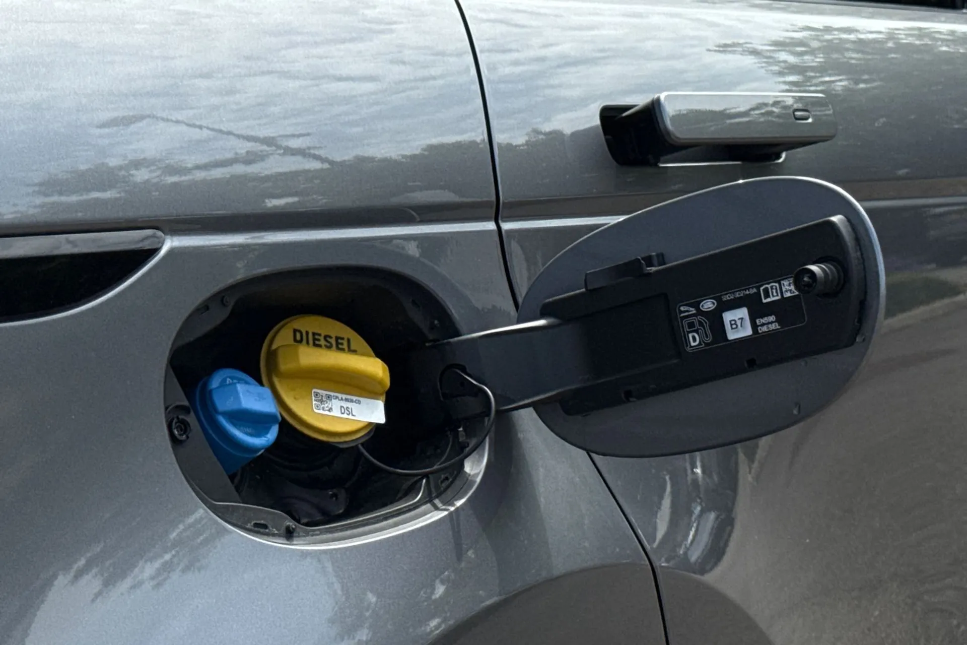 LAND ROVER RANGE ROVER EVOQUE thumbnail image number 23