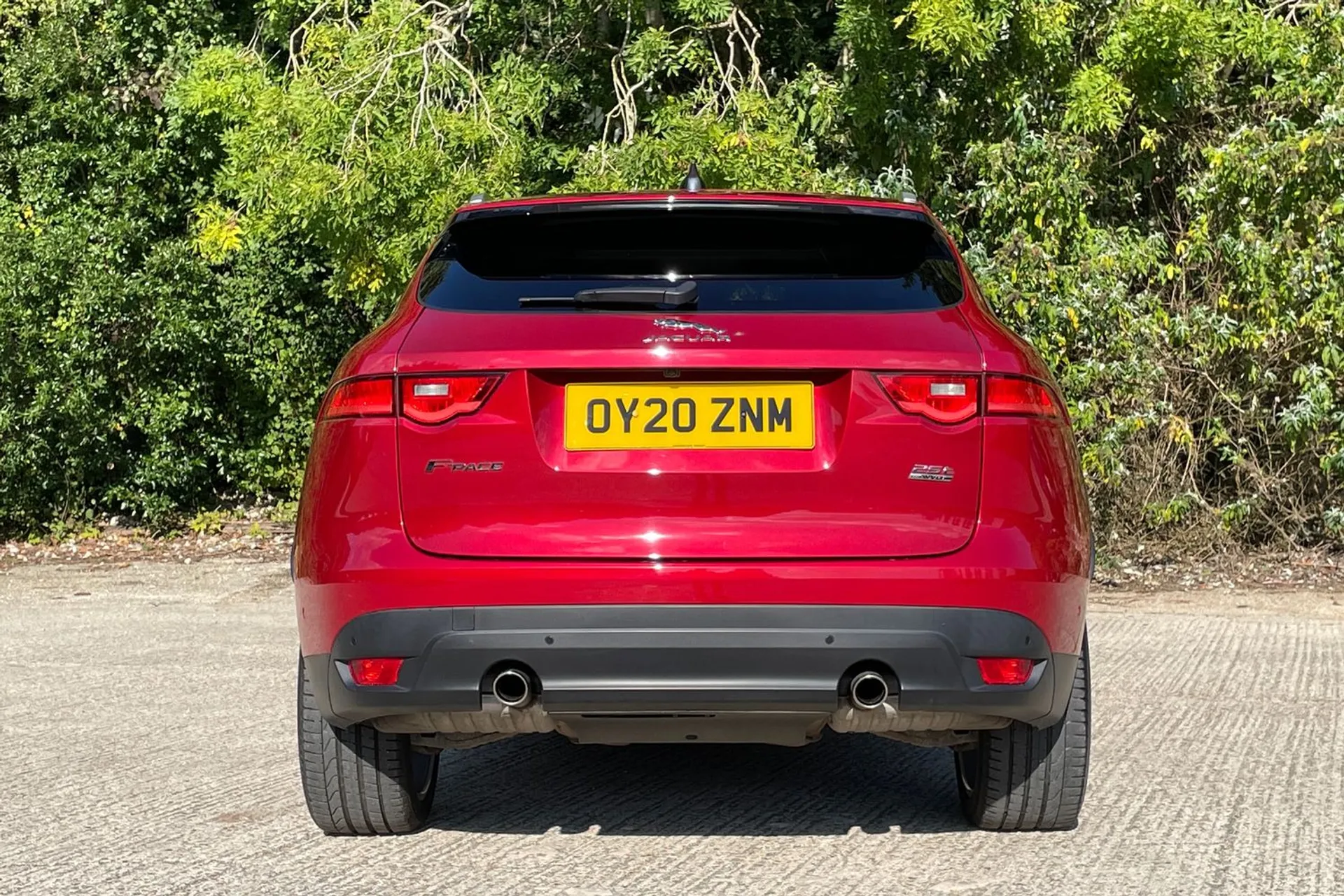 Jaguar F-PACE thumbnail image number 7