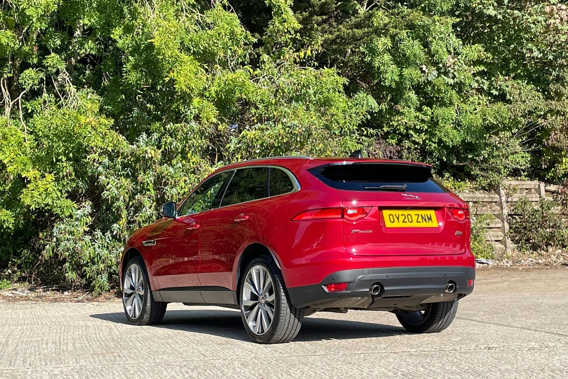 Jaguar F-PACE thumbnail image number 8