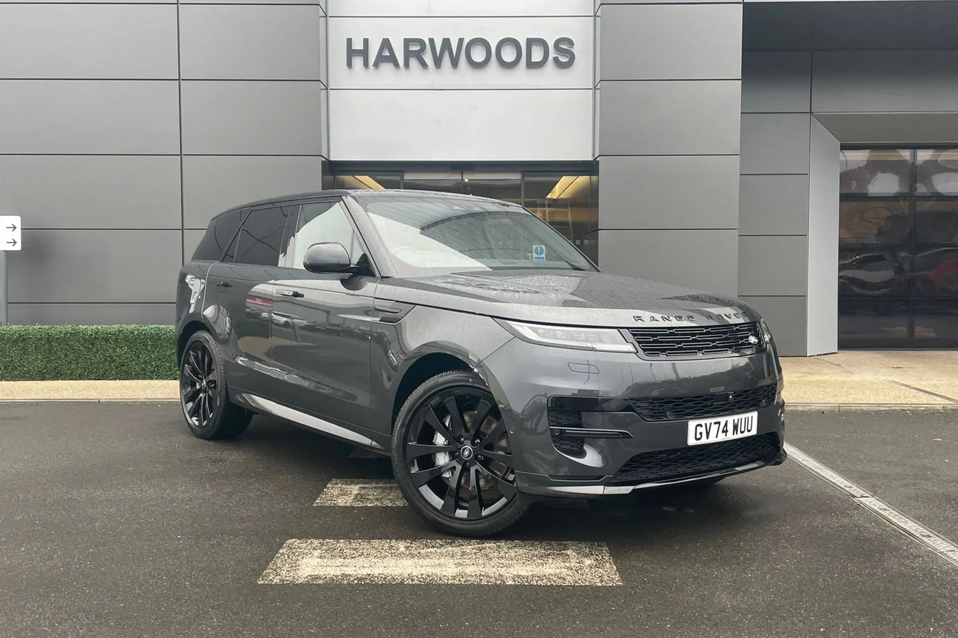 LAND ROVER RANGE ROVER SPORT focused image