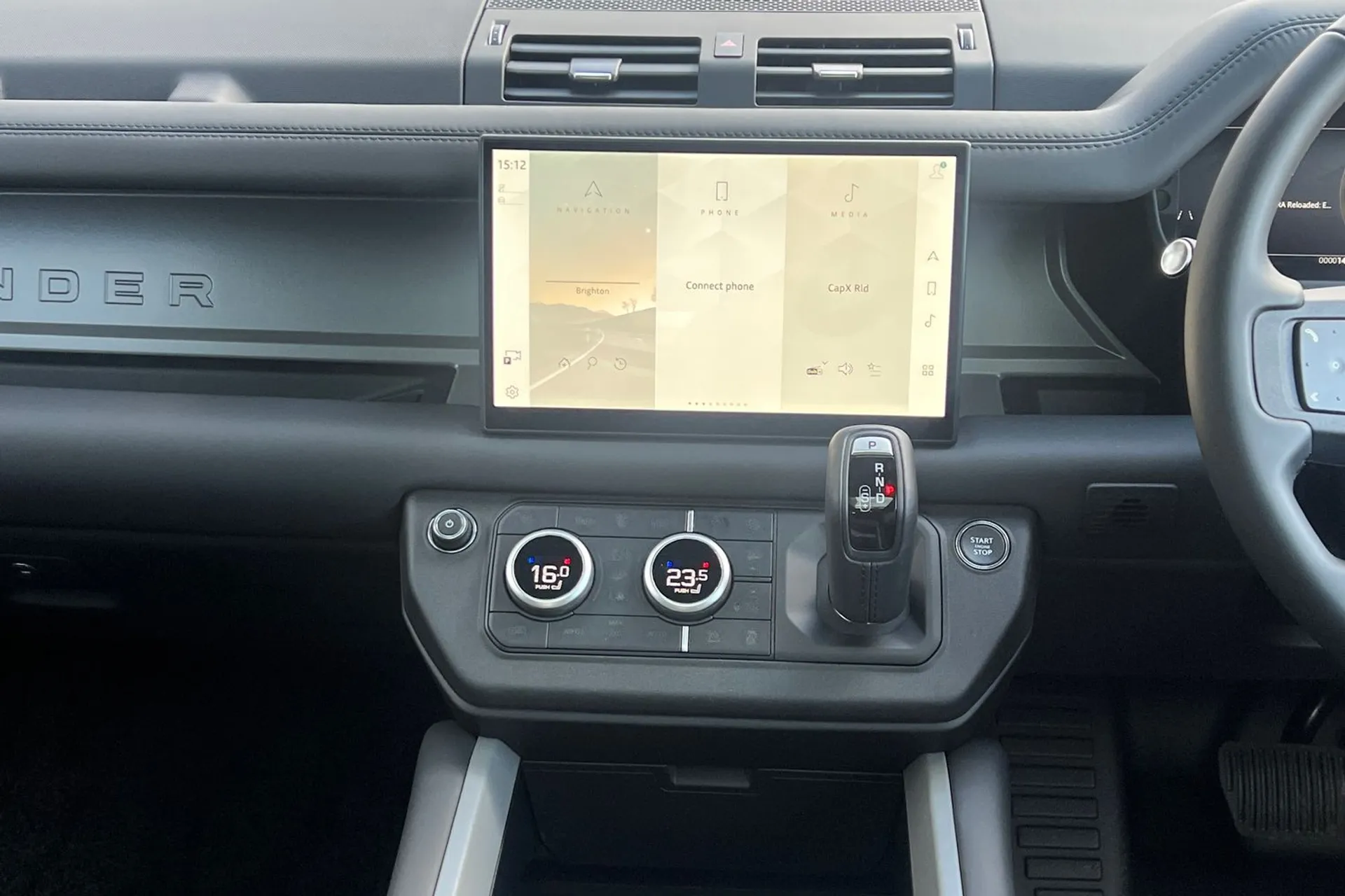 LAND ROVER Defender 130 thumbnail image number 45