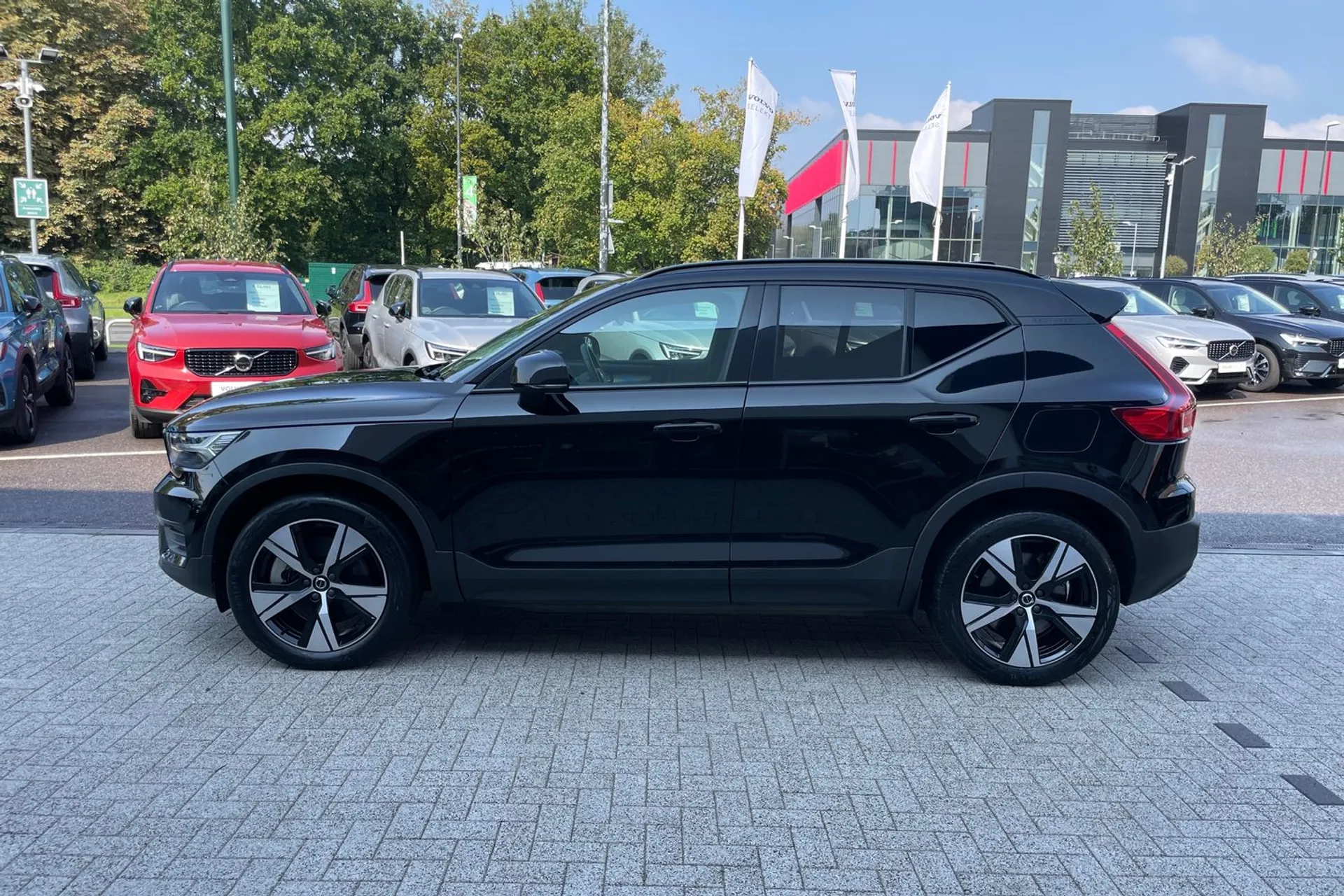 Volvo XC40 thumbnail image number 10