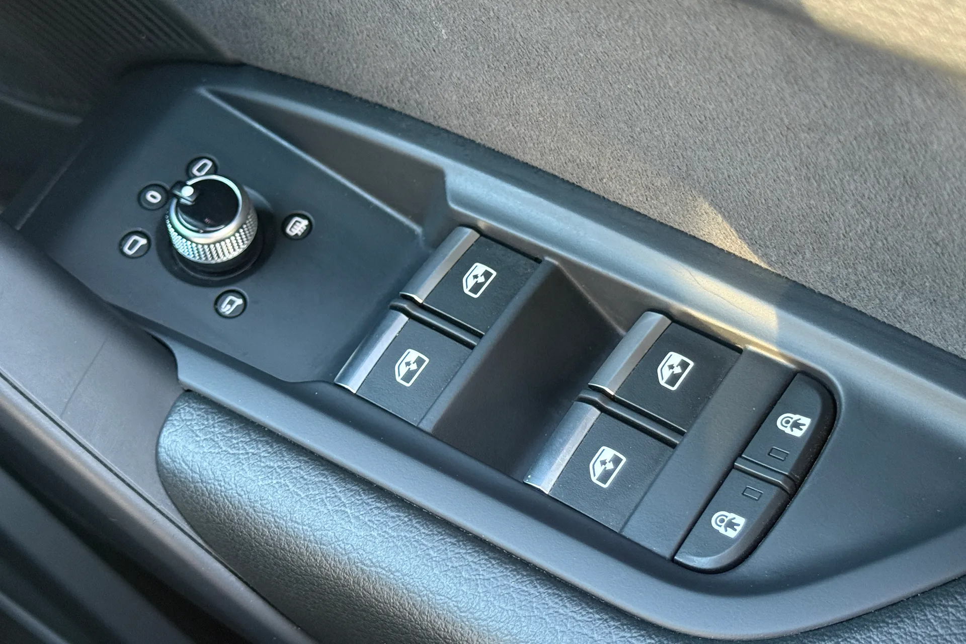 Audi Q5 thumbnail image number 21