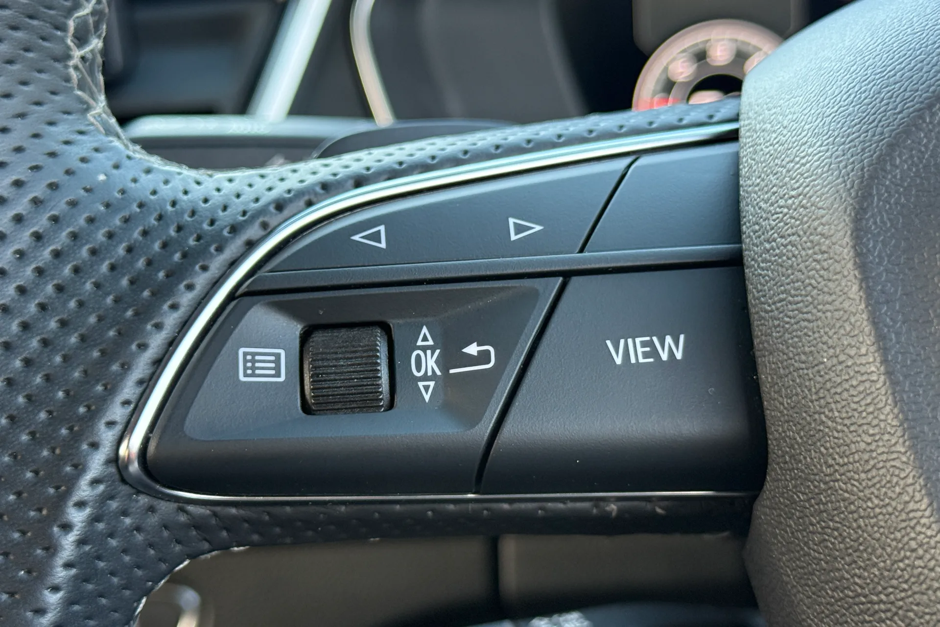 Audi Q5 thumbnail image number 23