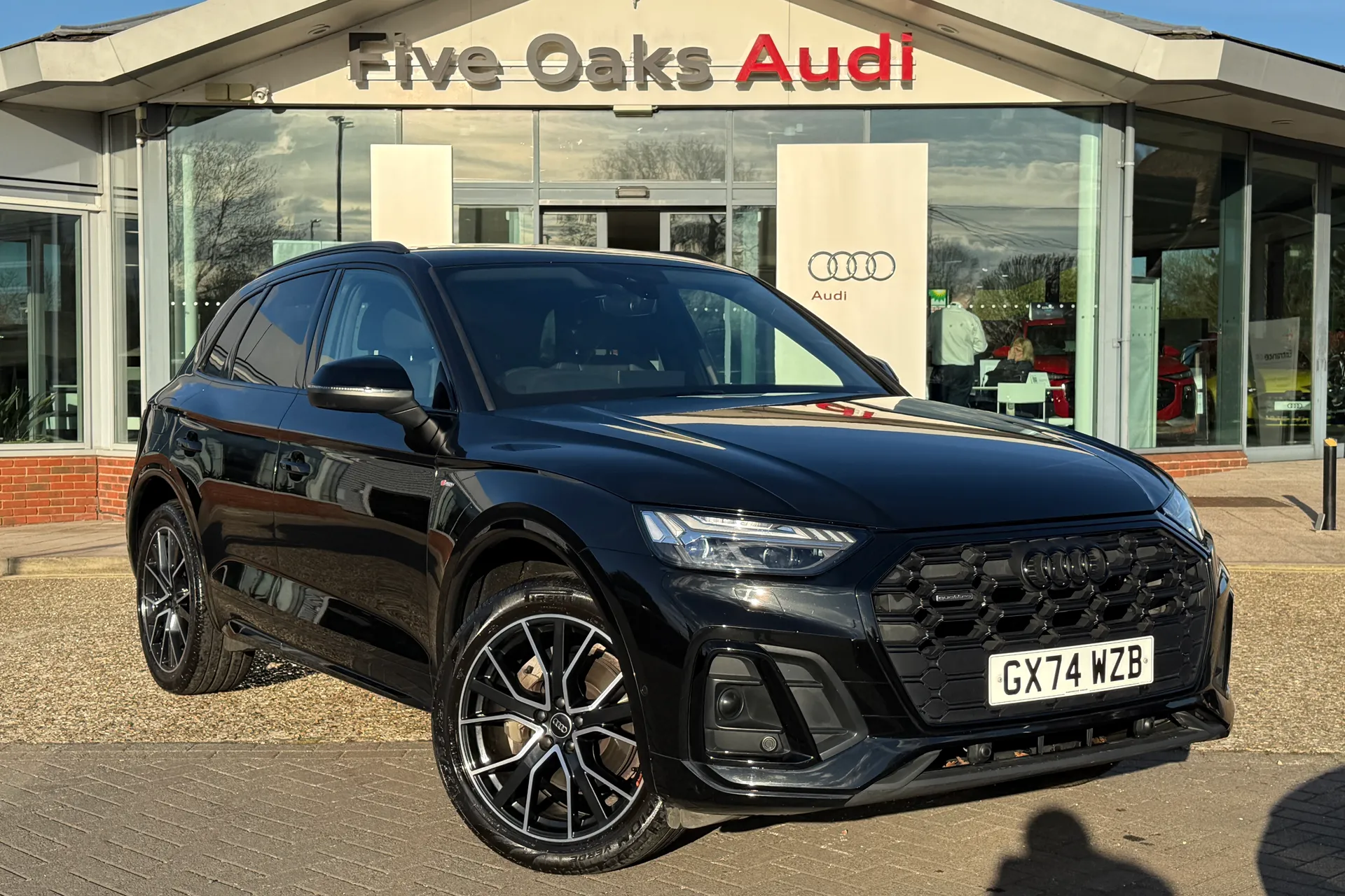 Audi Q5 focused image