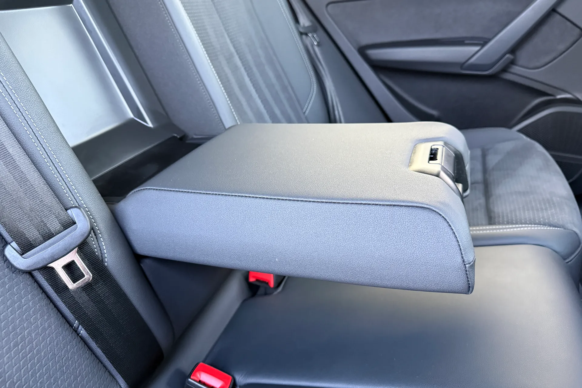 Audi Q5 thumbnail image number 48