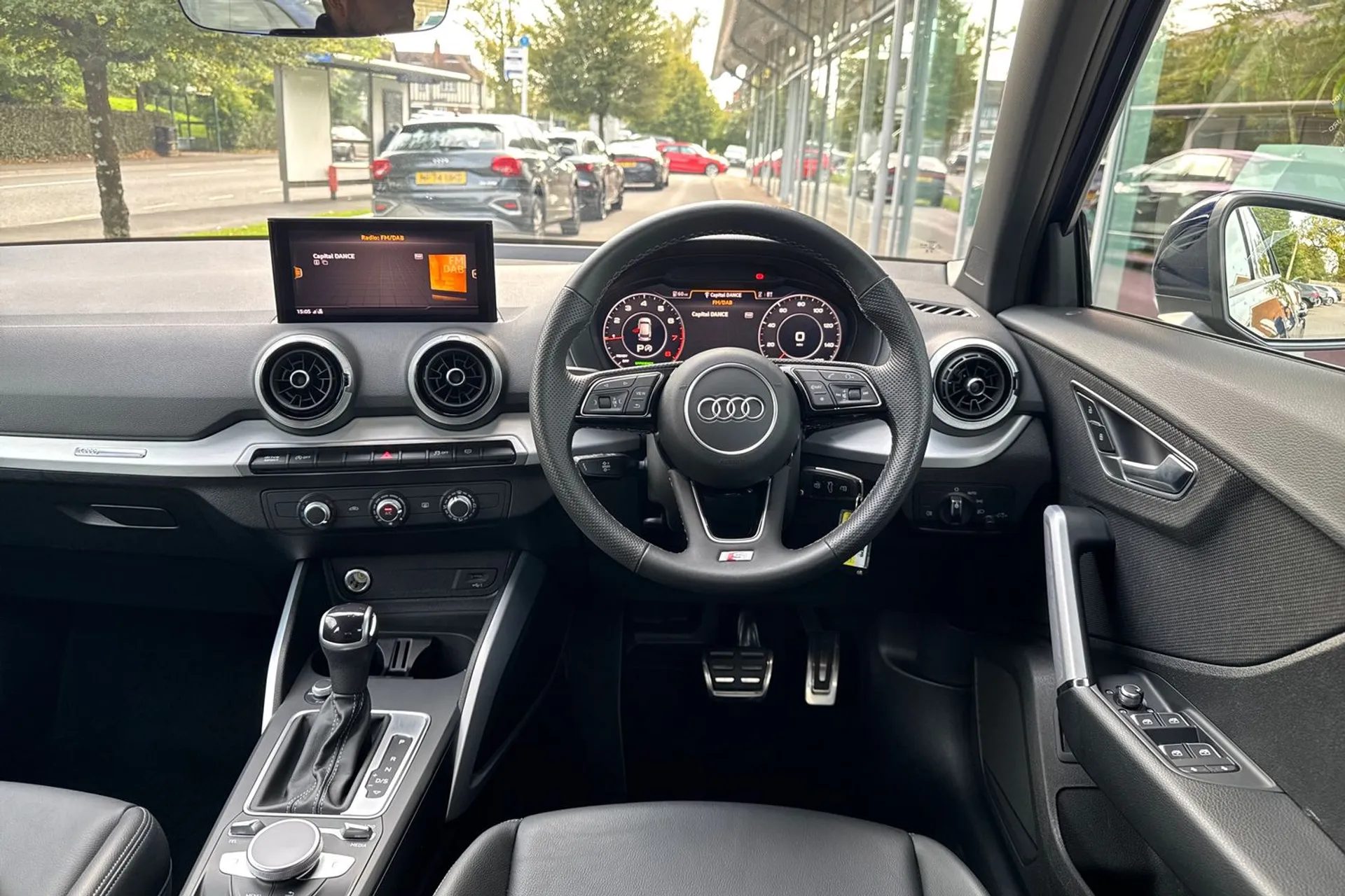 Audi Q2 thumbnail image number 33