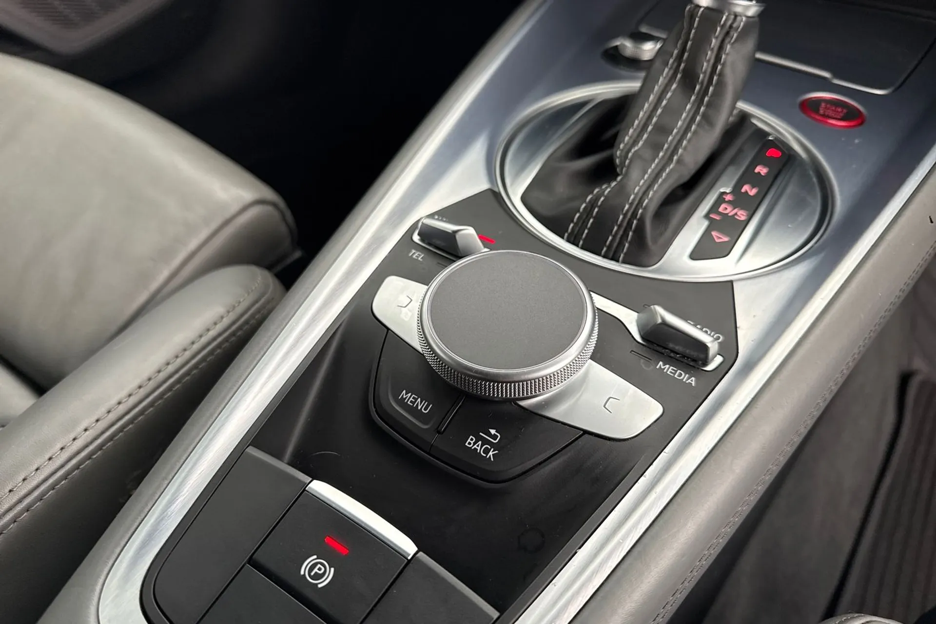 Audi TT thumbnail image number 22