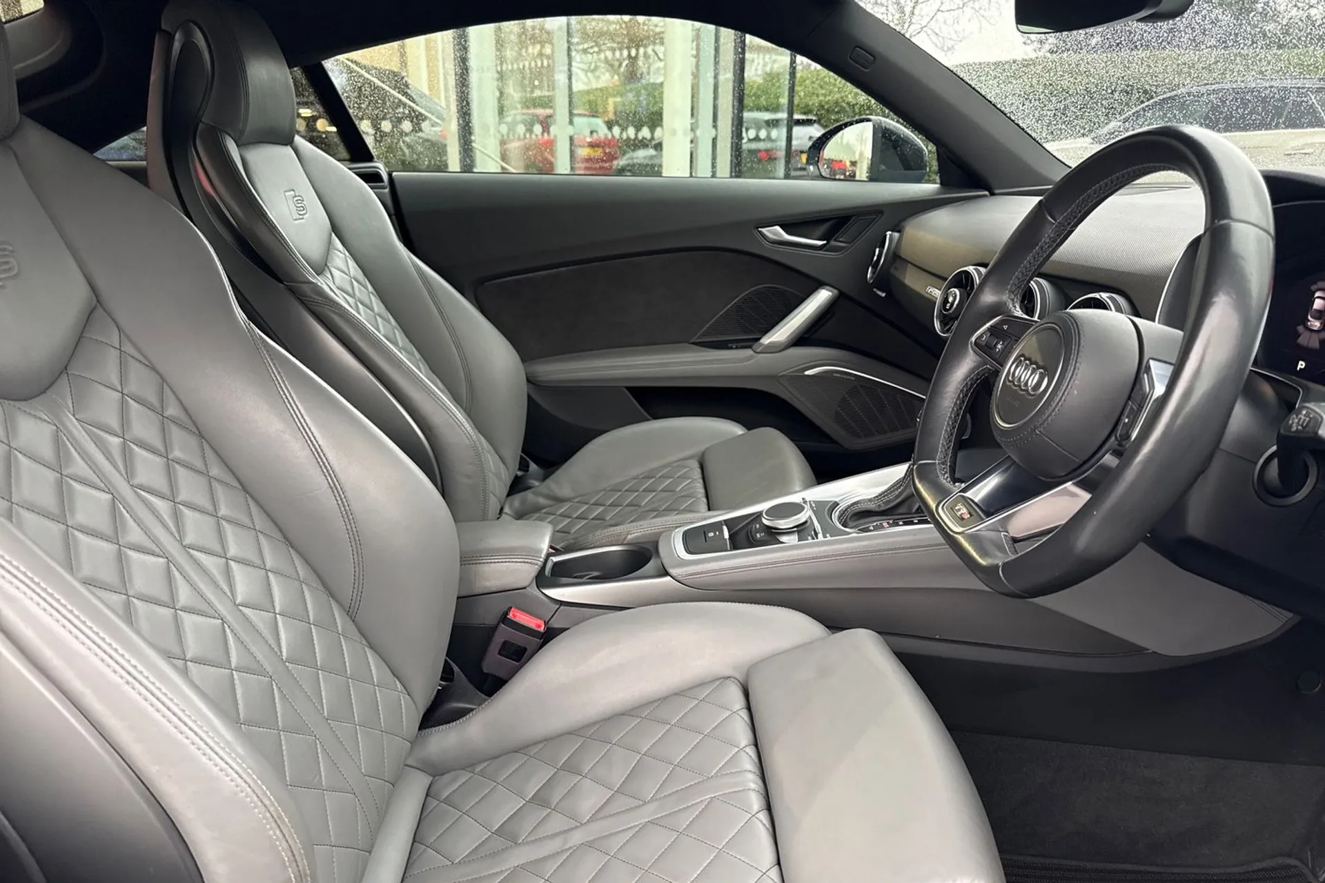 Audi TT thumbnail image number 40