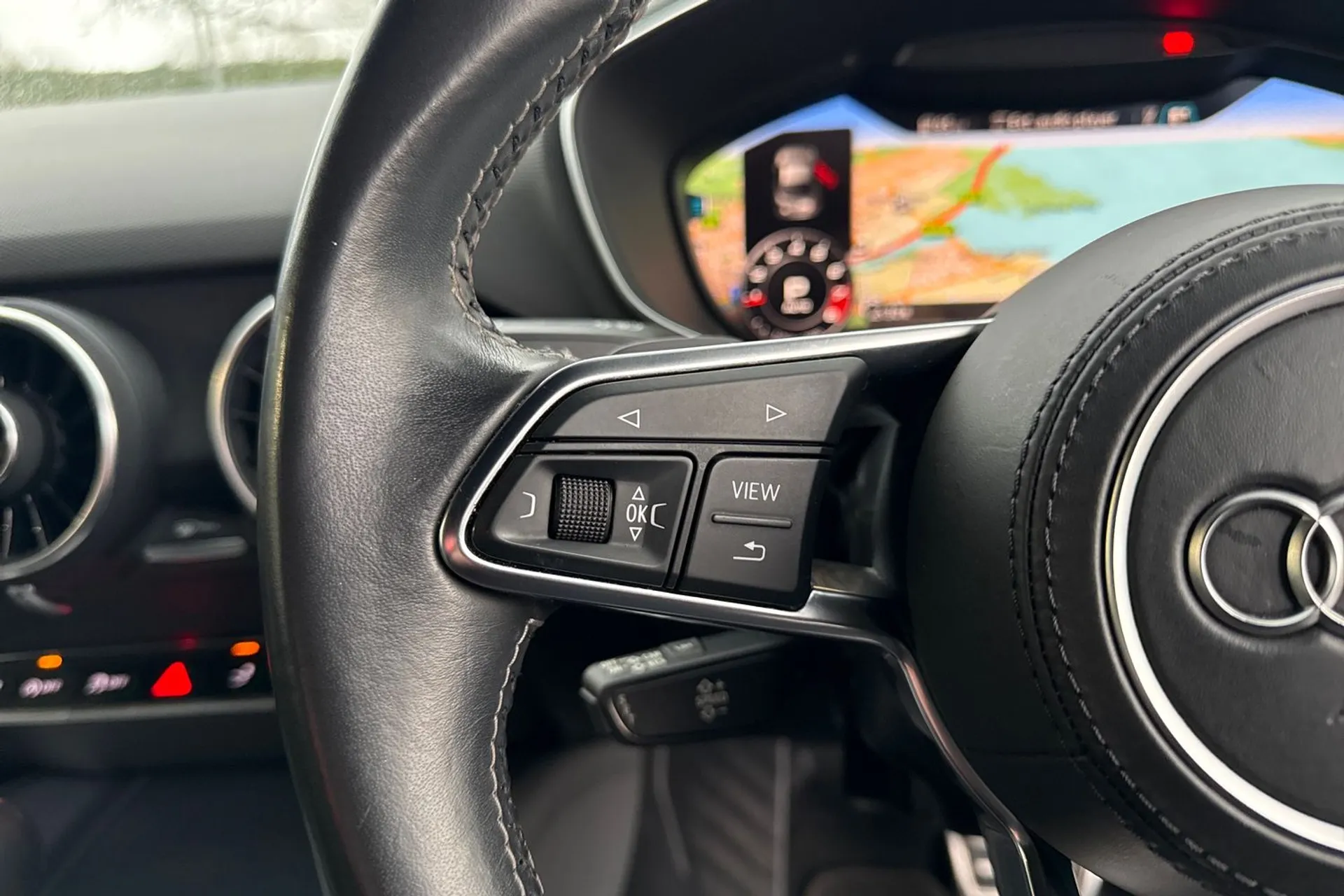 Audi TT thumbnail image number 47