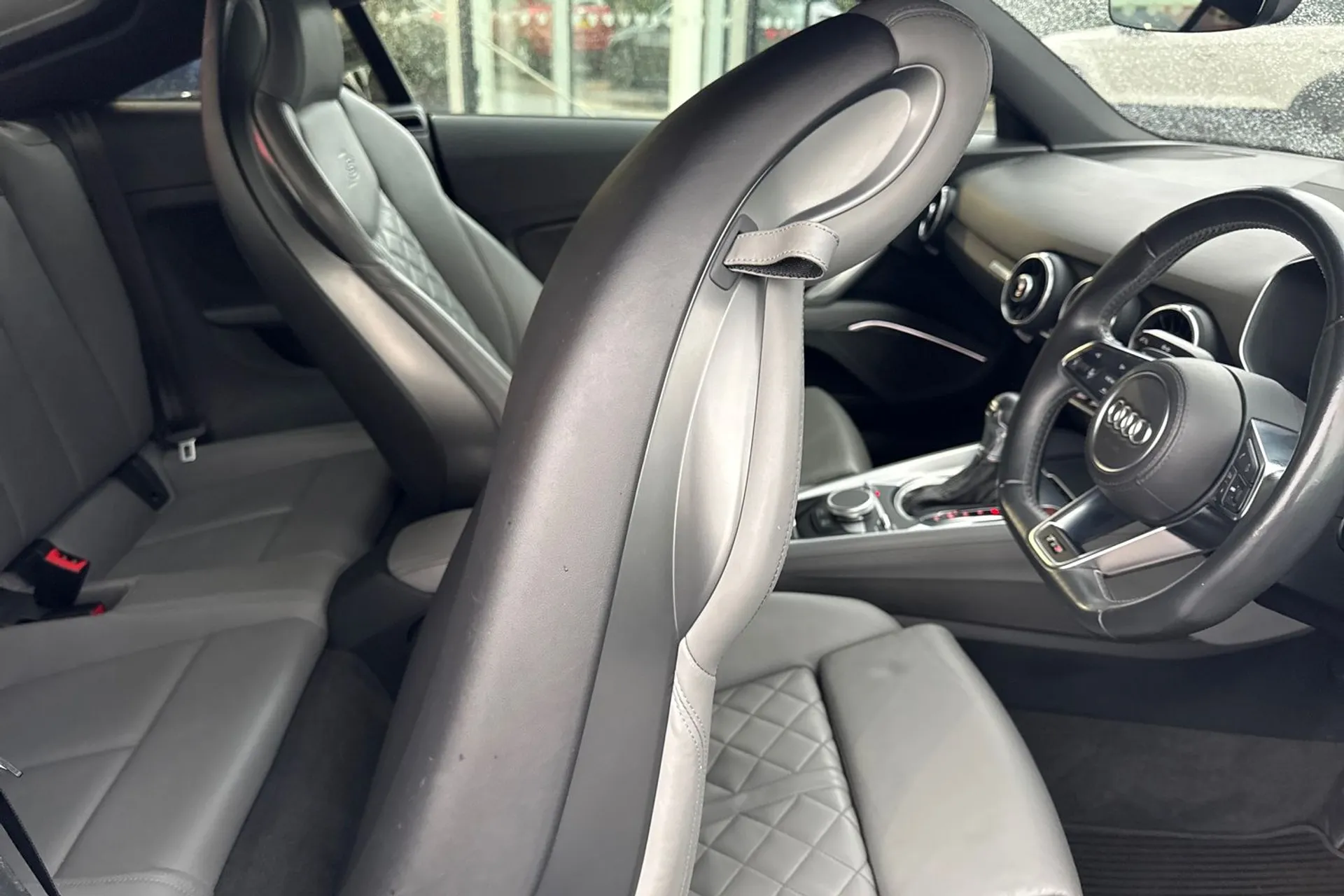 Audi TT thumbnail image number 38