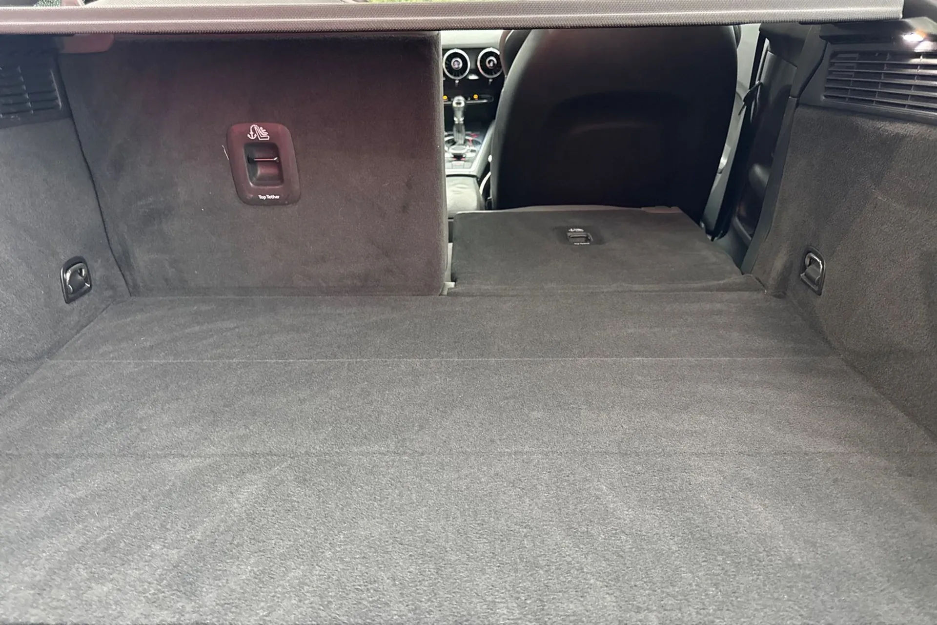 Audi TT thumbnail image number 36