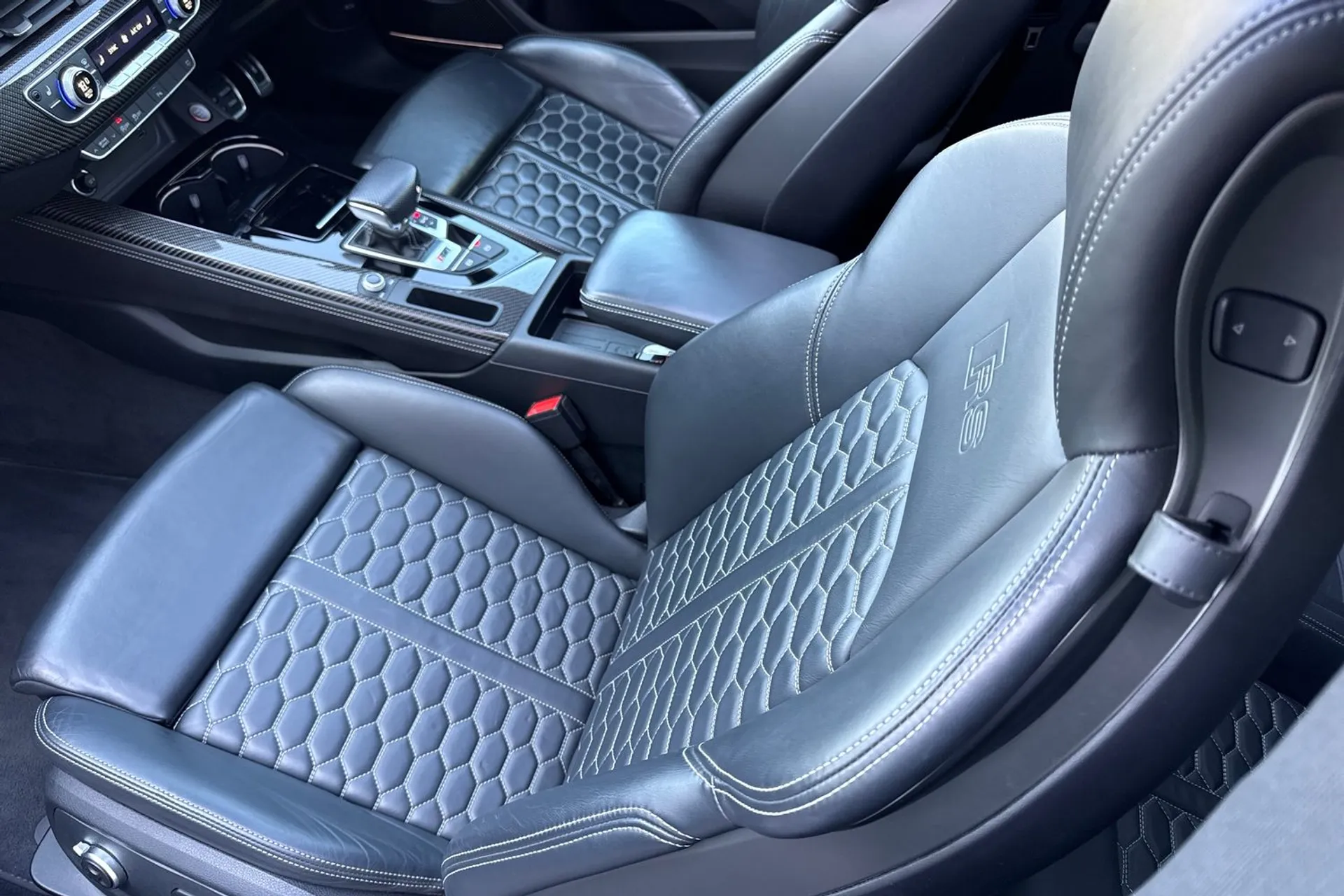Audi RS5 thumbnail image number 60