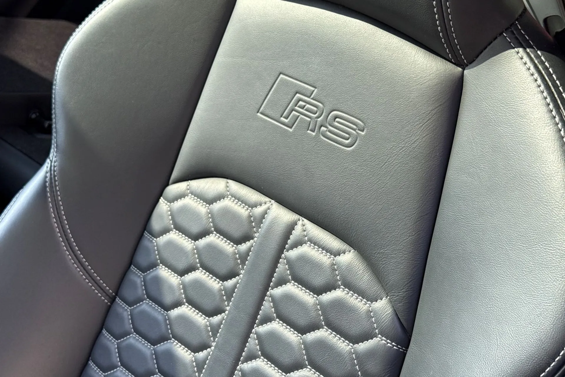 Audi RS5 thumbnail image number 43