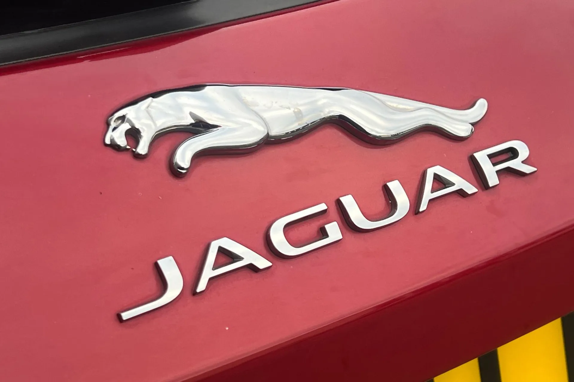 Jaguar F-PACE thumbnail image number 56