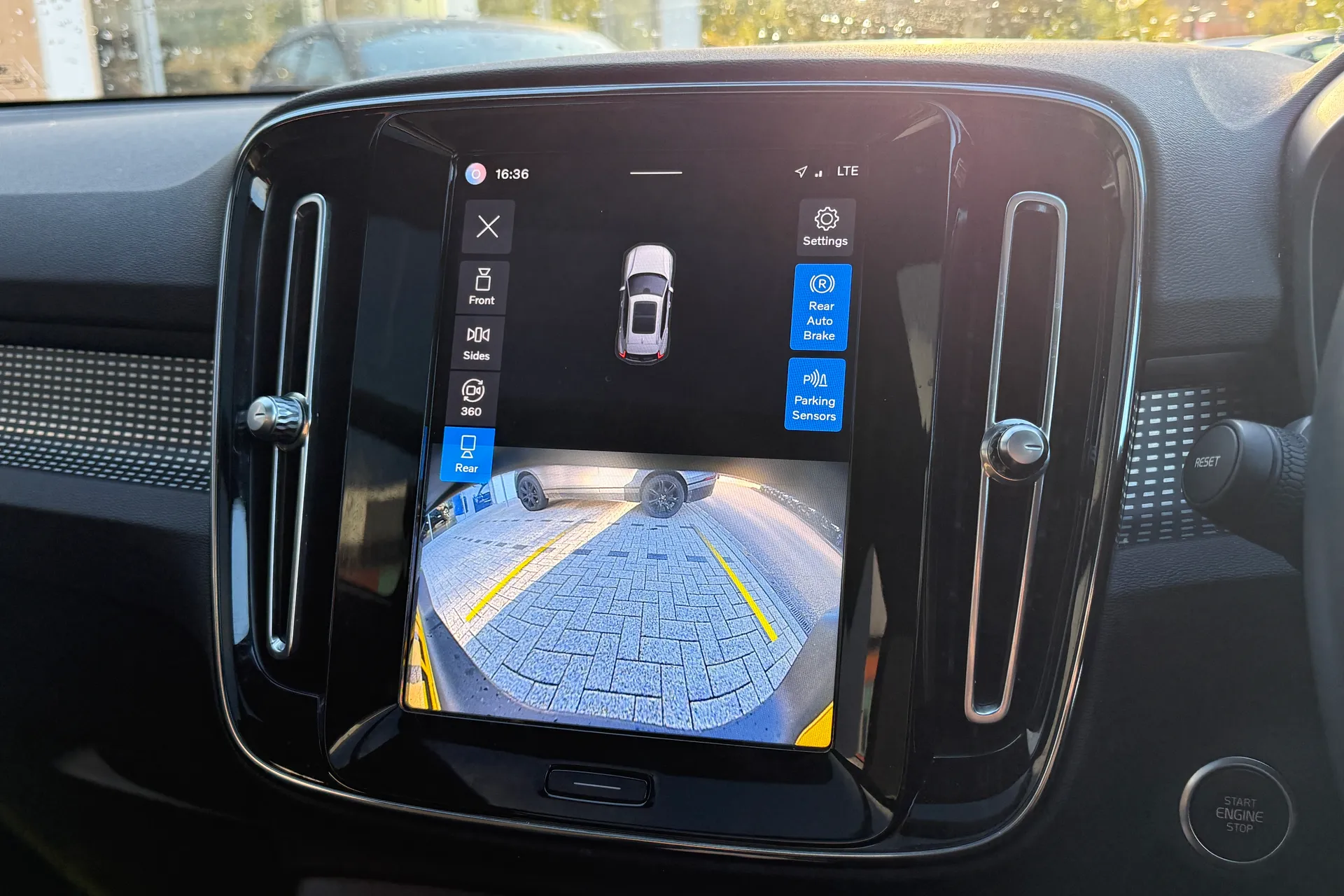 Volvo XC40 thumbnail image number 41
