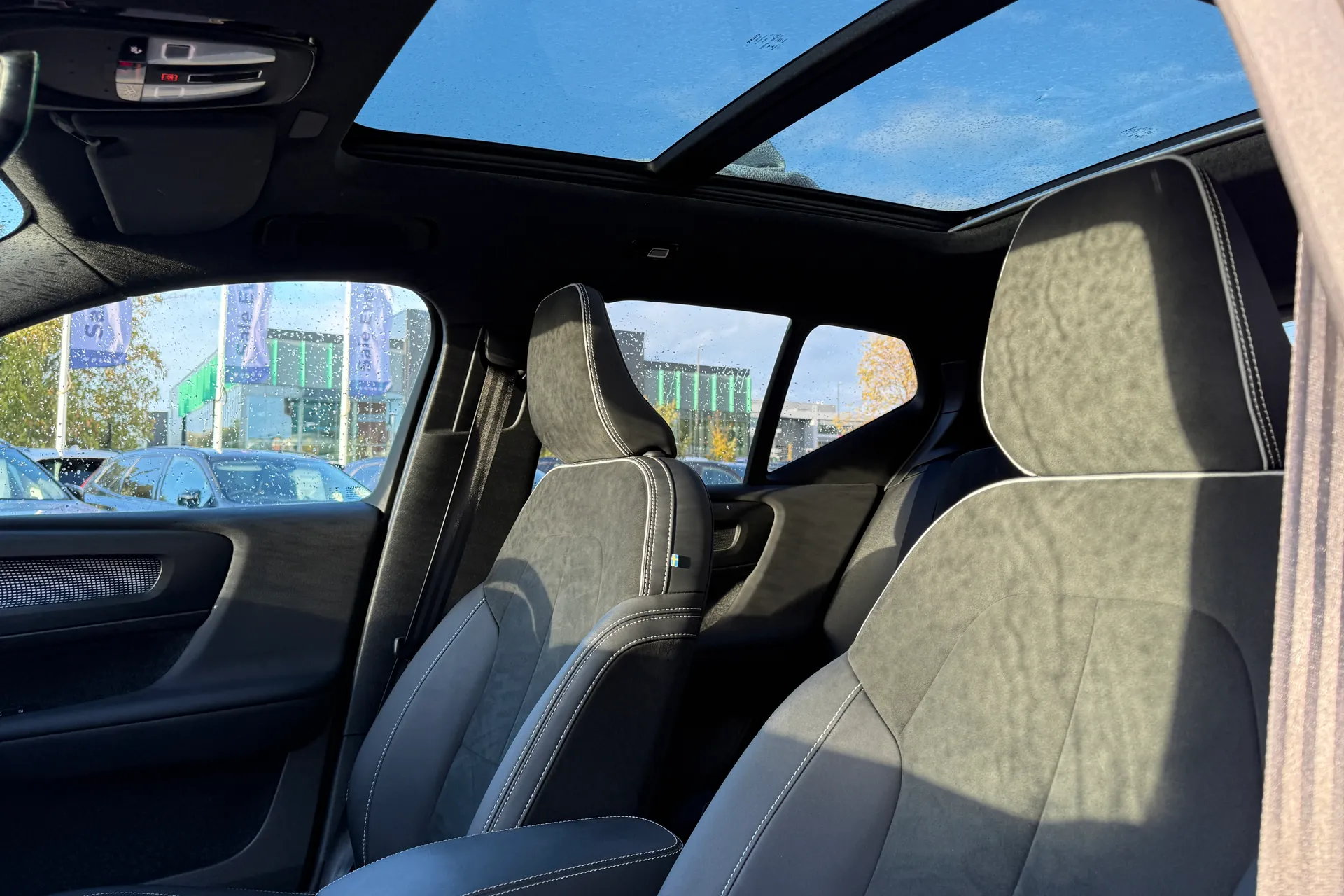 Volvo XC40 thumbnail image number 29