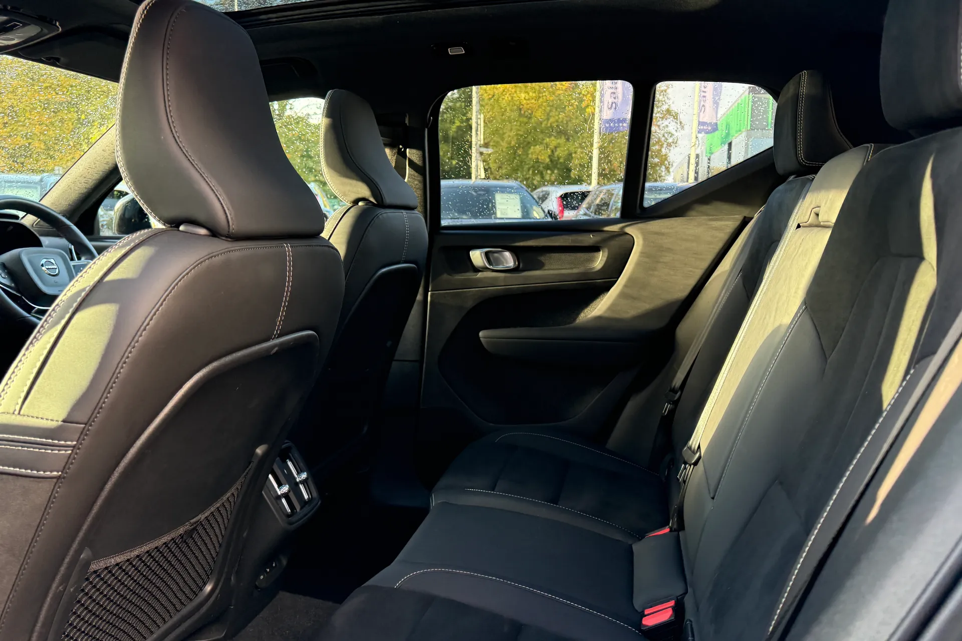 Volvo XC40 thumbnail image number 30