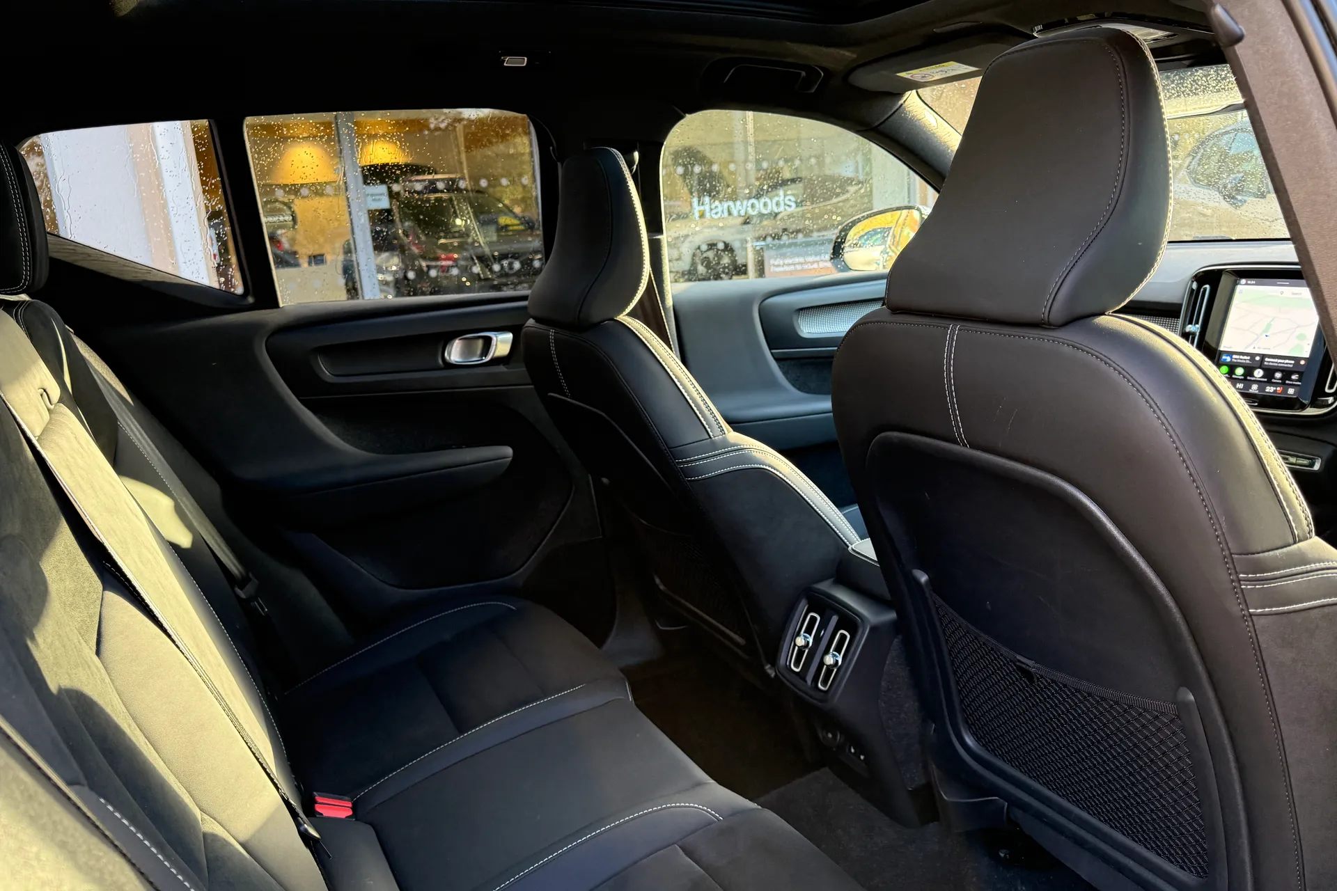 Volvo XC40 thumbnail image number 24