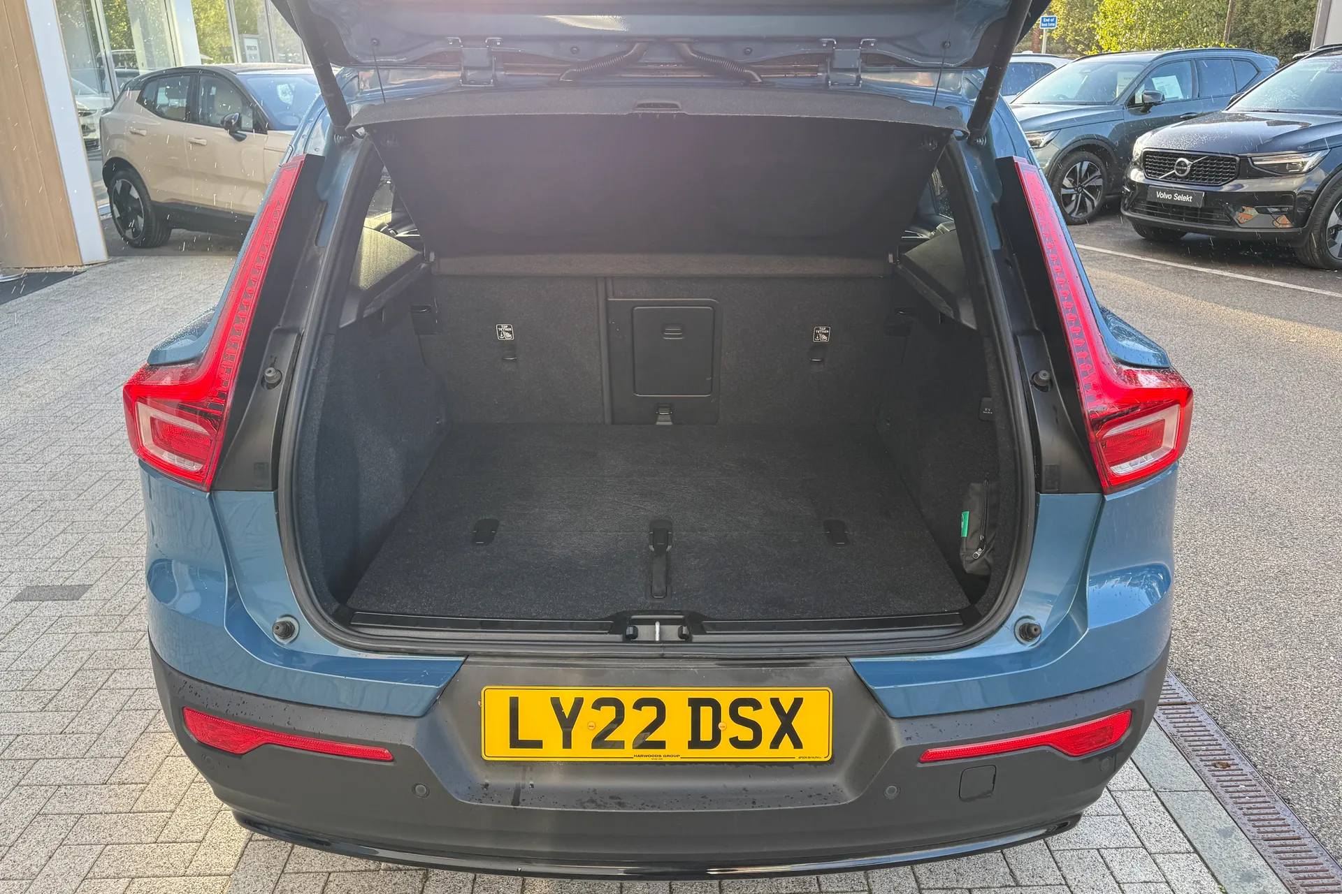 Volvo XC40 thumbnail image number 21