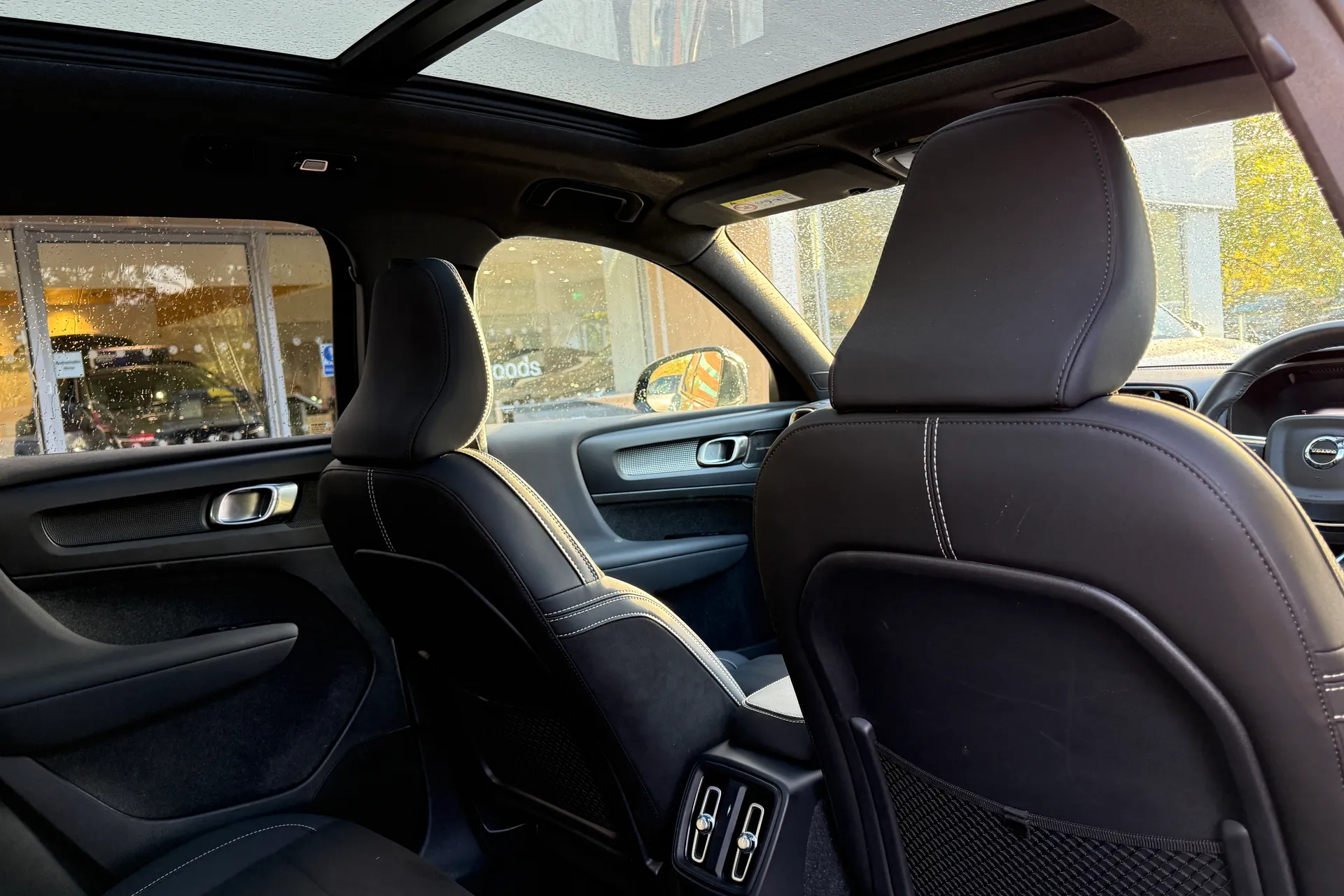 Volvo XC40 thumbnail image number 25